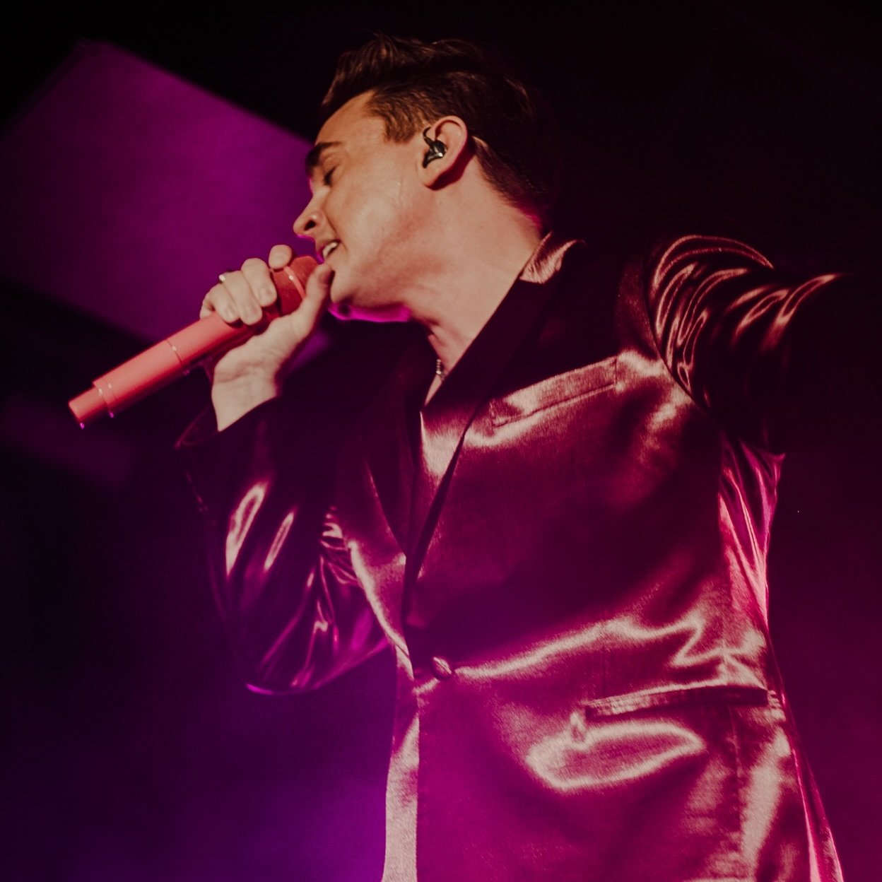we&rsquo;ve been following @jessemccartney for quite some time, so it&rsquo;s pretty special to see him perform live 🌟 check out our latest gallery from his philadelphia show on our site now!