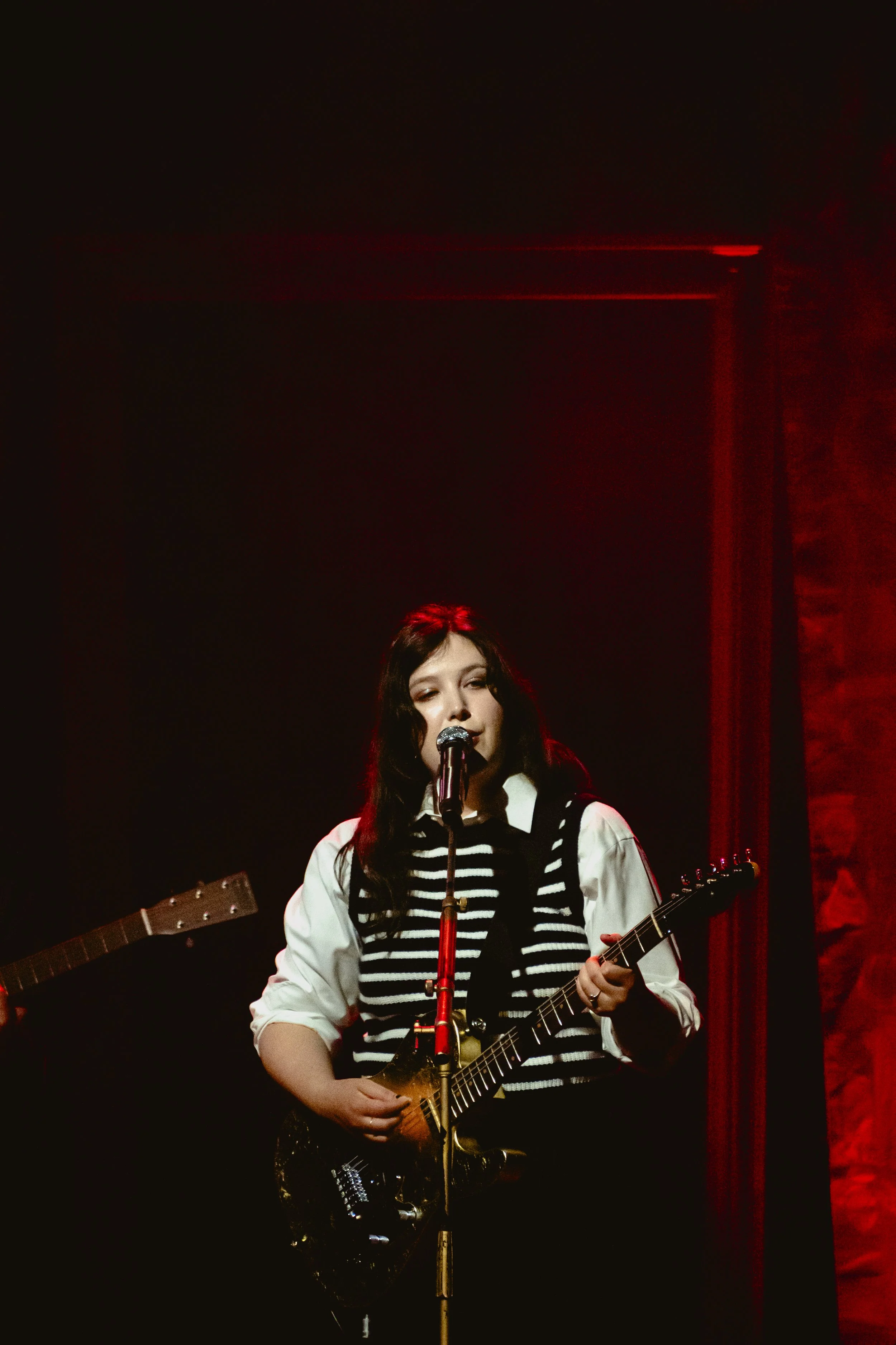 LUCYDACUS-@ISABELELISEPHOTO-KINDACOOL-3.jpg