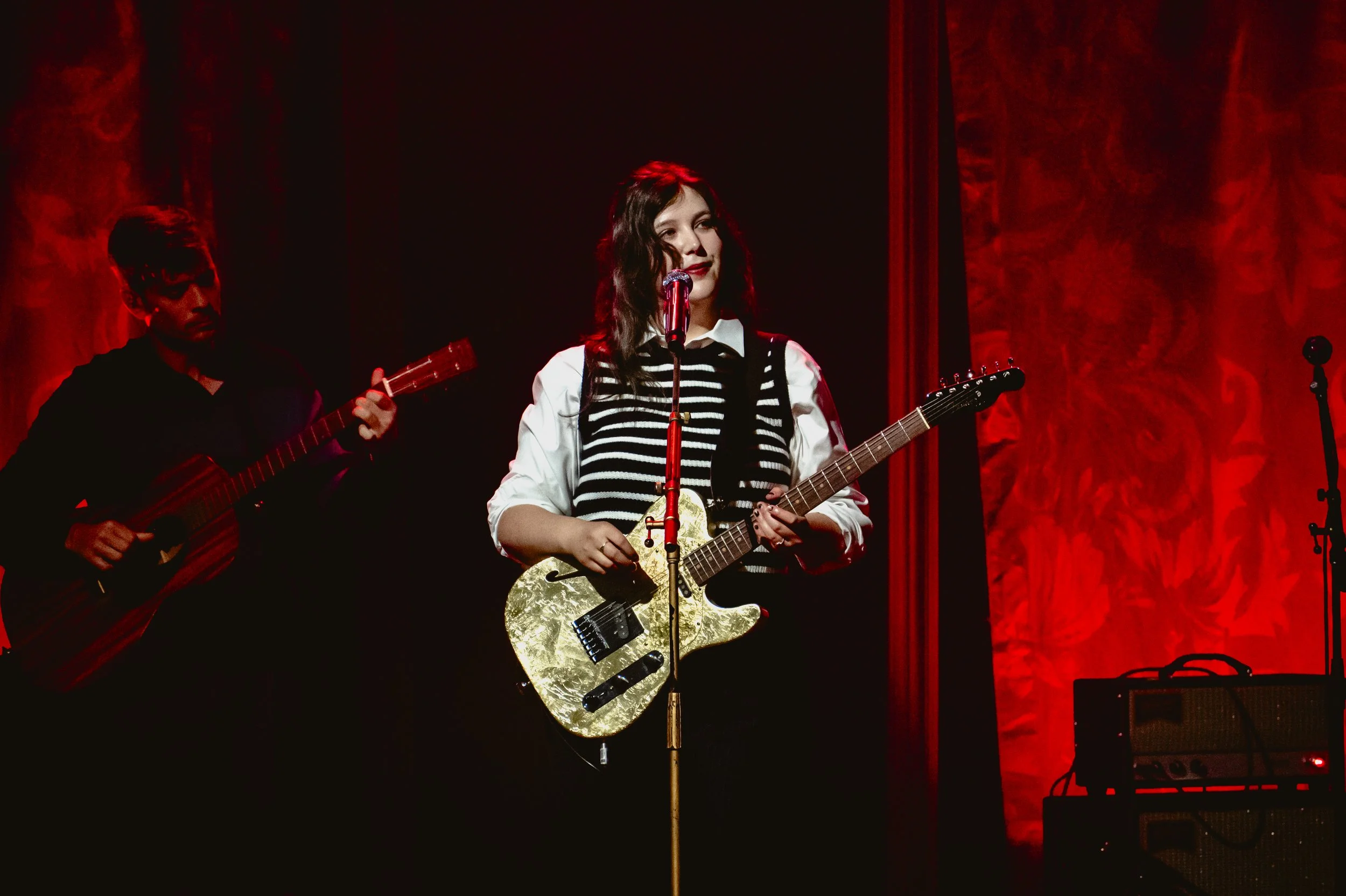 LUCYDACUS-@ISABELELISEPHOTO-KINDACOOL-4.jpg
