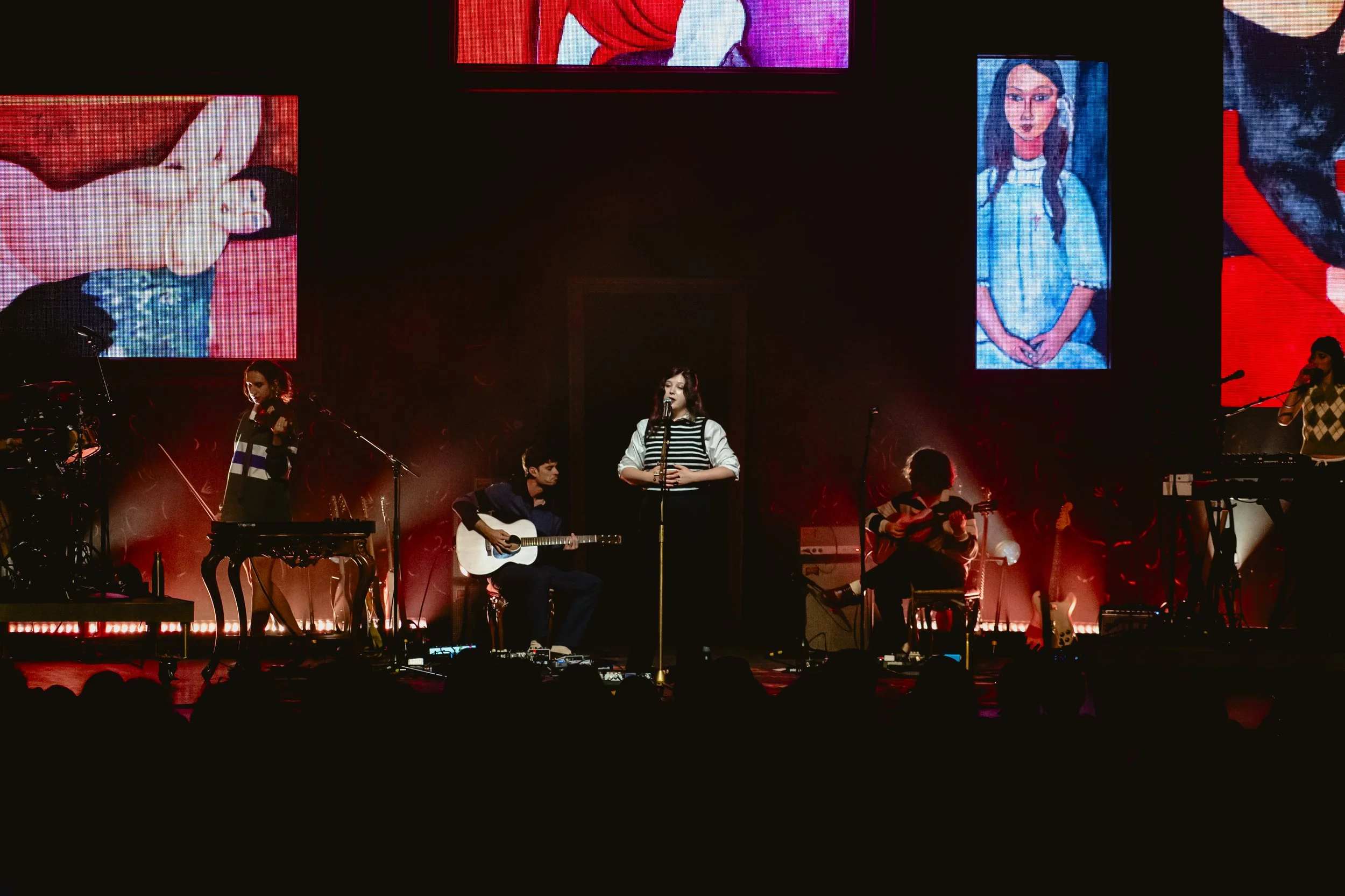 LUCYDACUS-@ISABELELISEPHOTO-KINDACOOL-8.jpg
