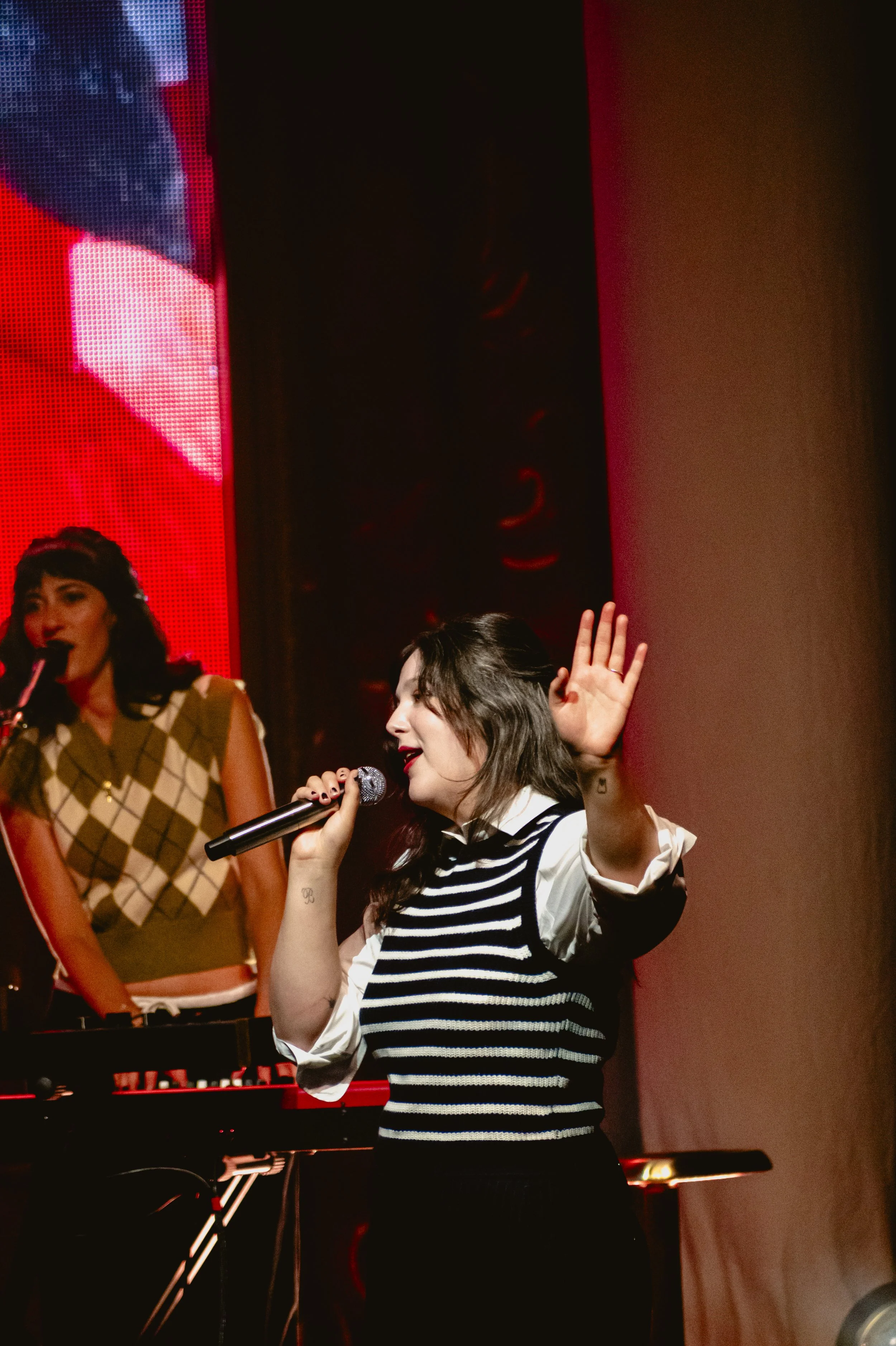 LUCYDACUS-@ISABELELISEPHOTO-KINDACOOL-11.jpg