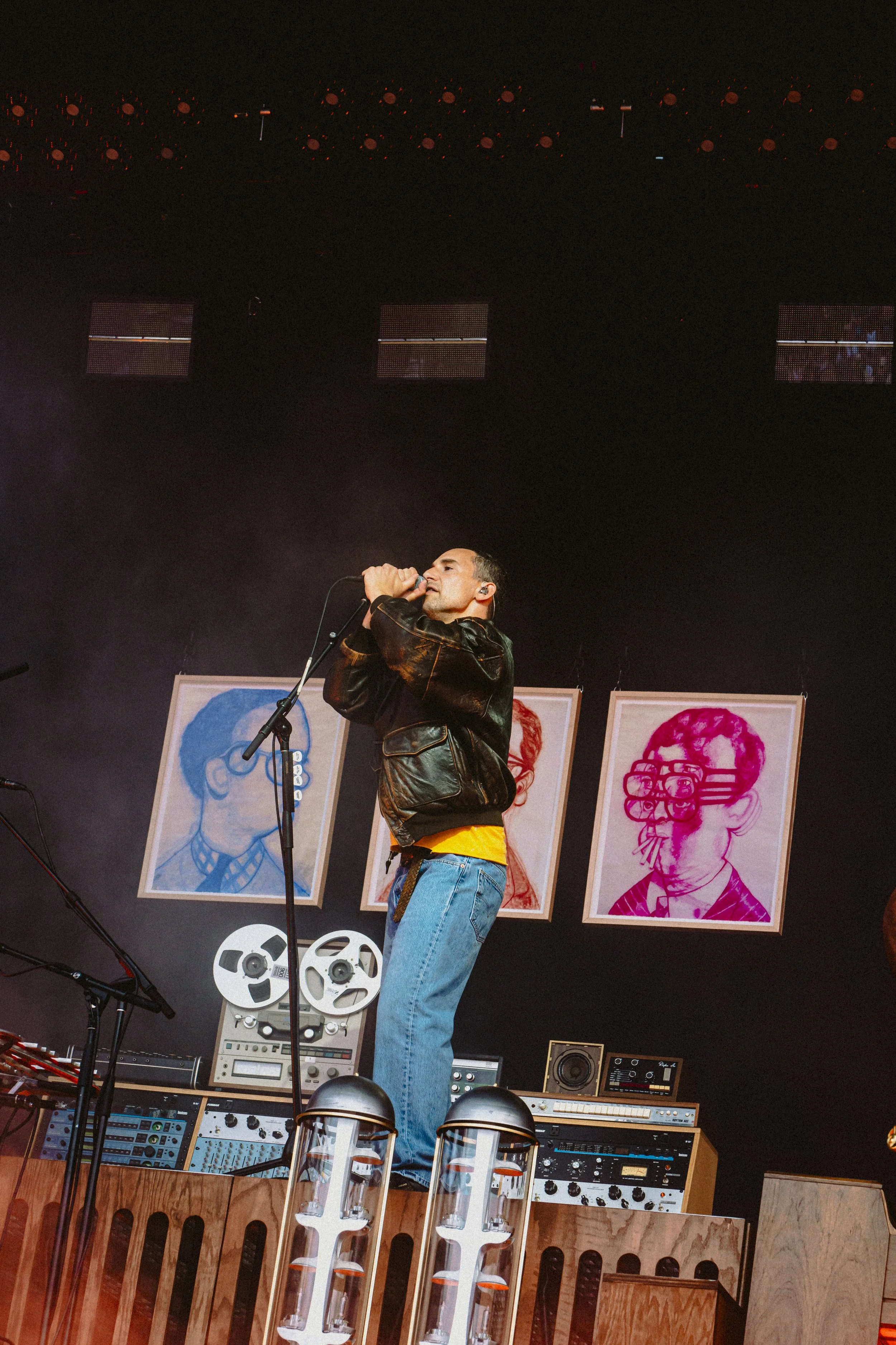 BLEACHERS-@ISABELELISEPHOTO-KINDACOOL-2.jpg