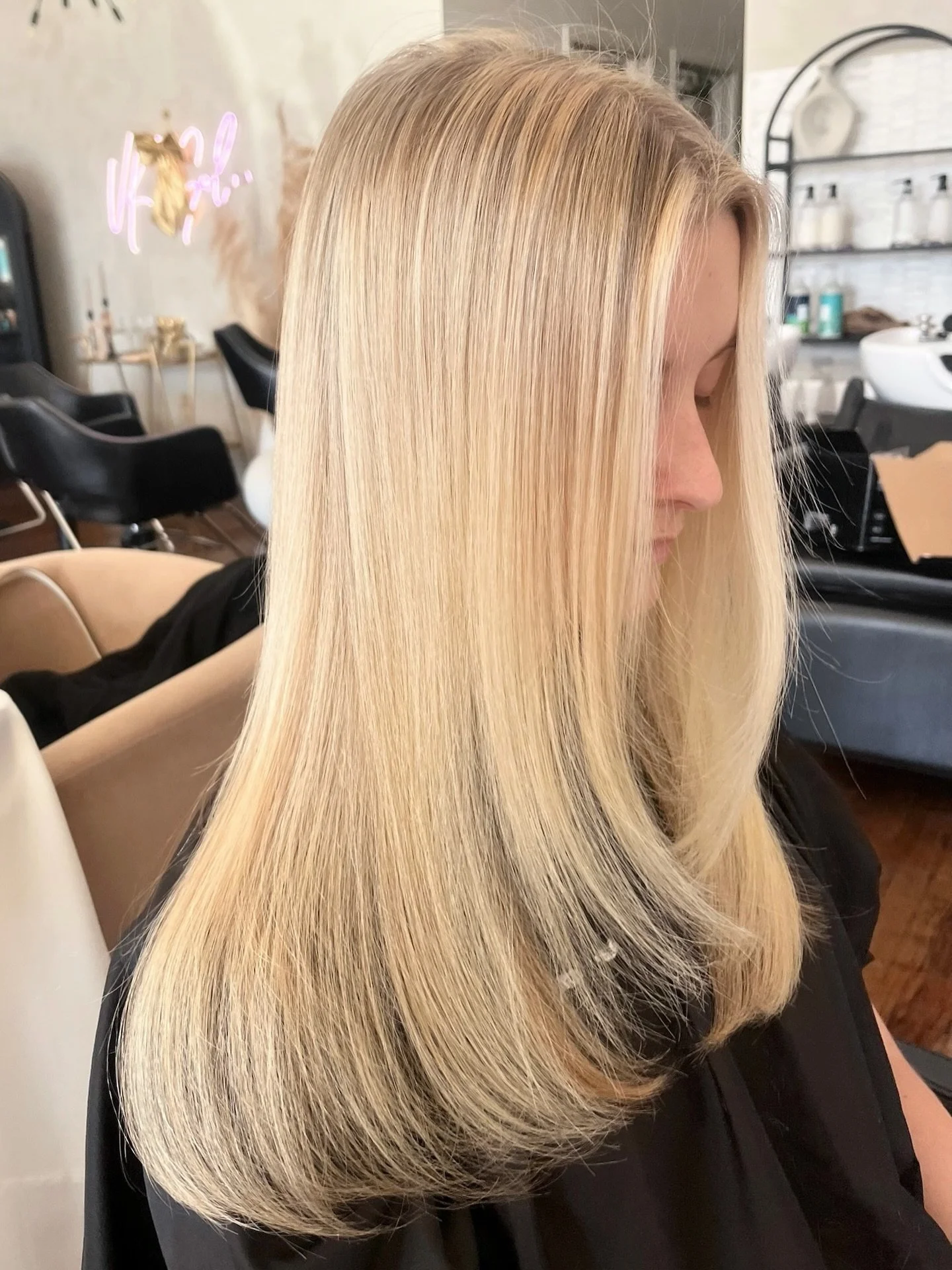 This cut  and color by Maddie  @mghhair 😍

Book with her at 
Www.vksalonchatt.com/book (link in bio)
Or text call 423.710.0040

#chattanooga #chattanoogahair #chattanoogastylist #downtownchattanooga #salon