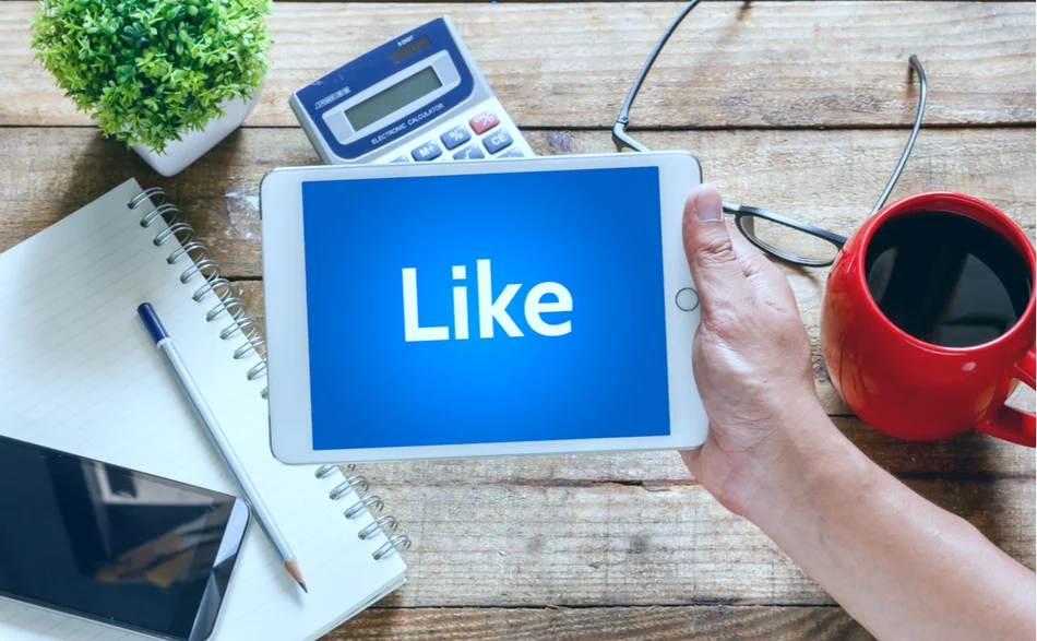 take-advantage-of-facebook-advertising-now.jpg