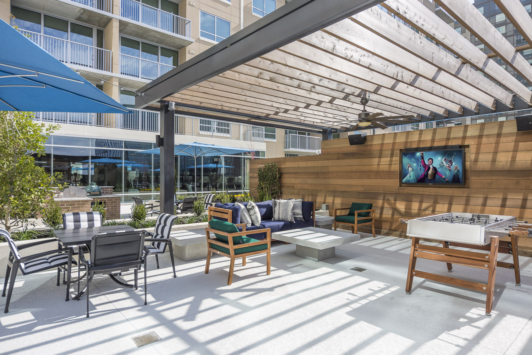AM-Rooftop-Lounge-AlexanOn8th-WEB-48r.jpg