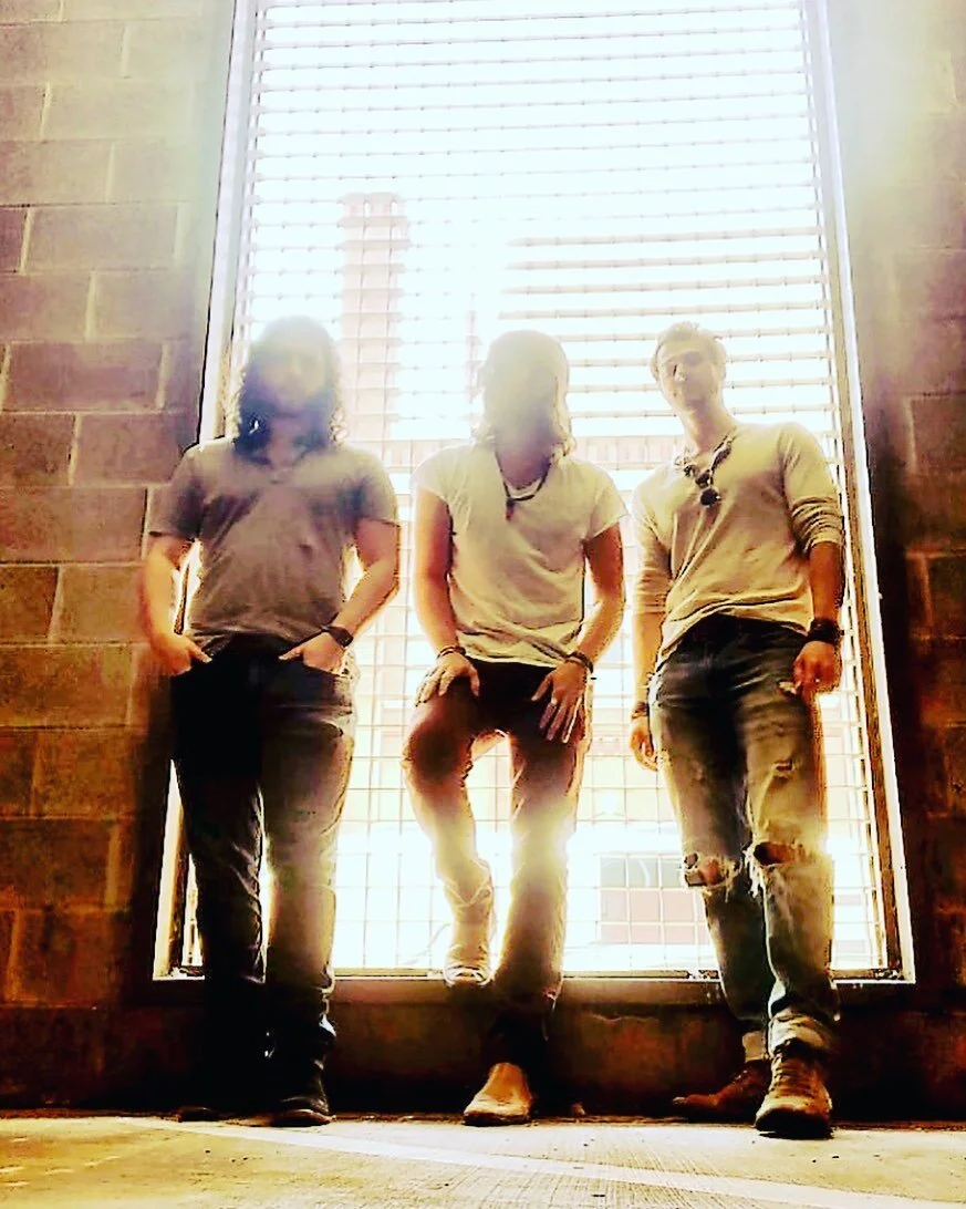 Whoa, amber is the color of your energy  #311 #mood 🔸

#caa #brunch #downtownnashville #nashvilleartist