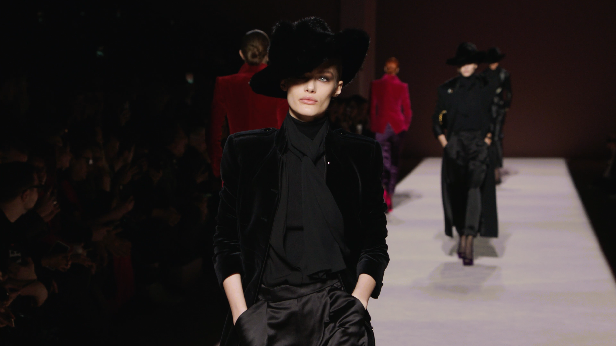 TOM FORD RUNWAY 30 SECONDS.00_04_09_21.Still030.png