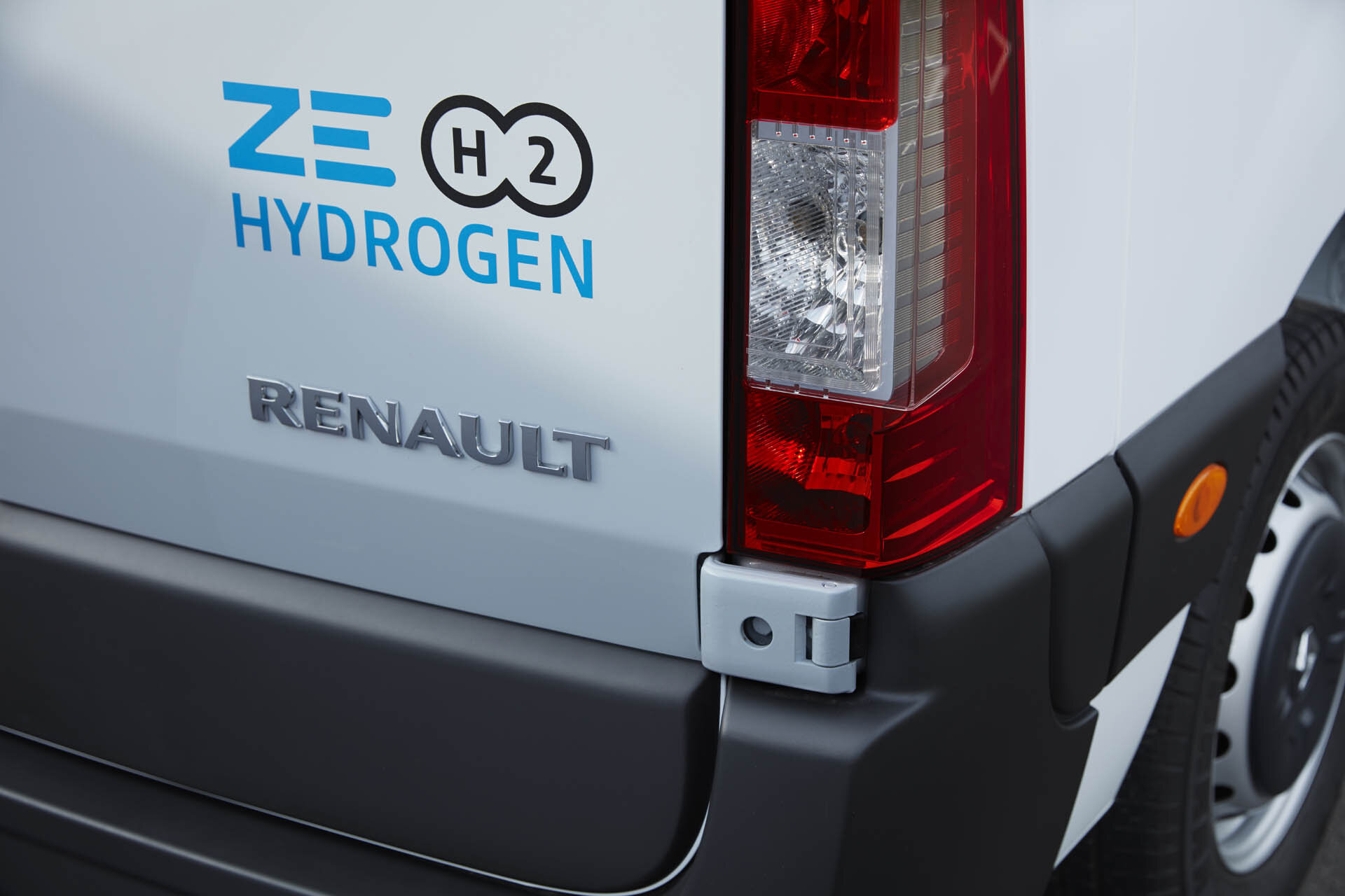 Renault Van 2light.jpg
