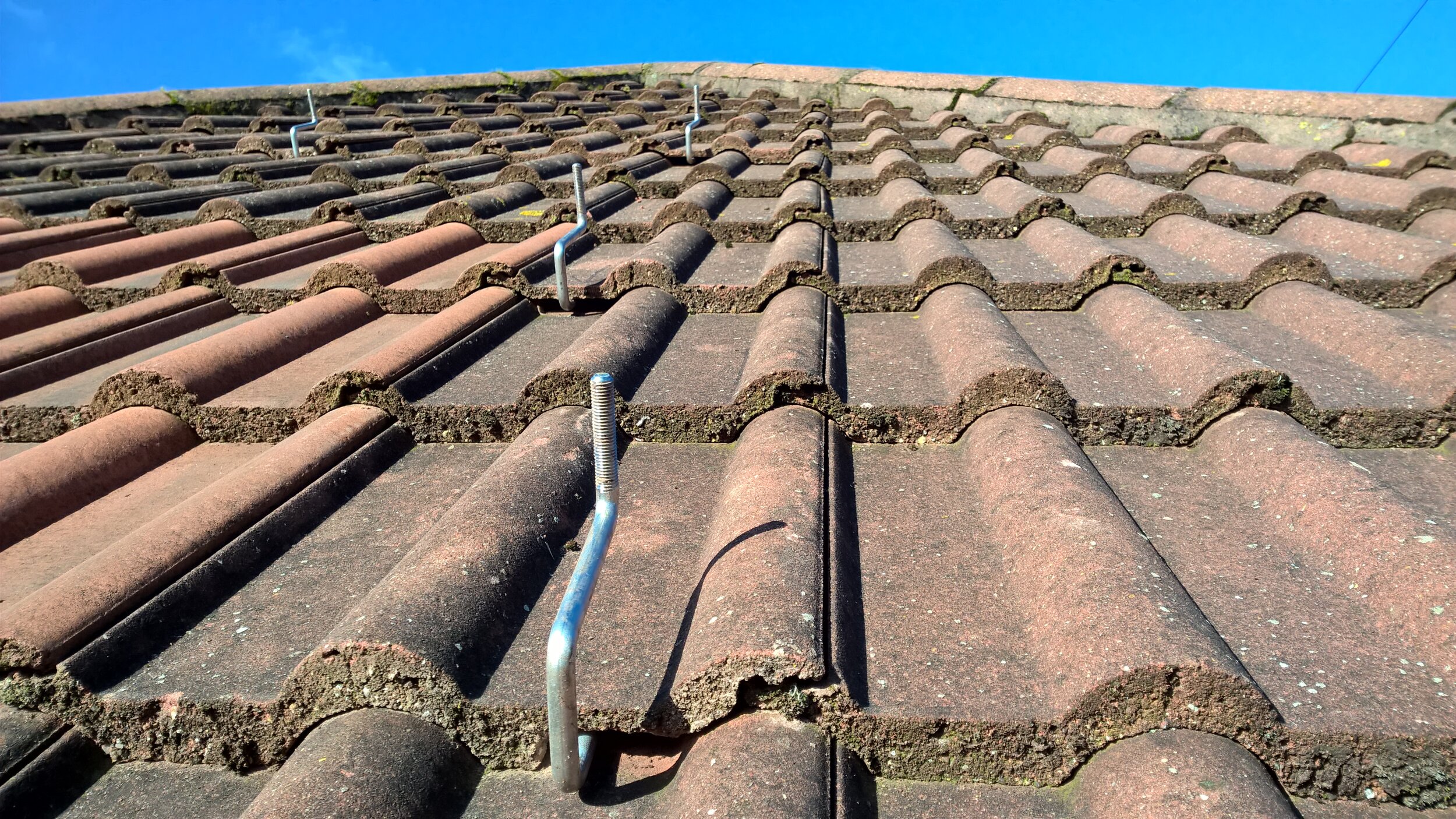 Solar Hooks Pantile2.jpg