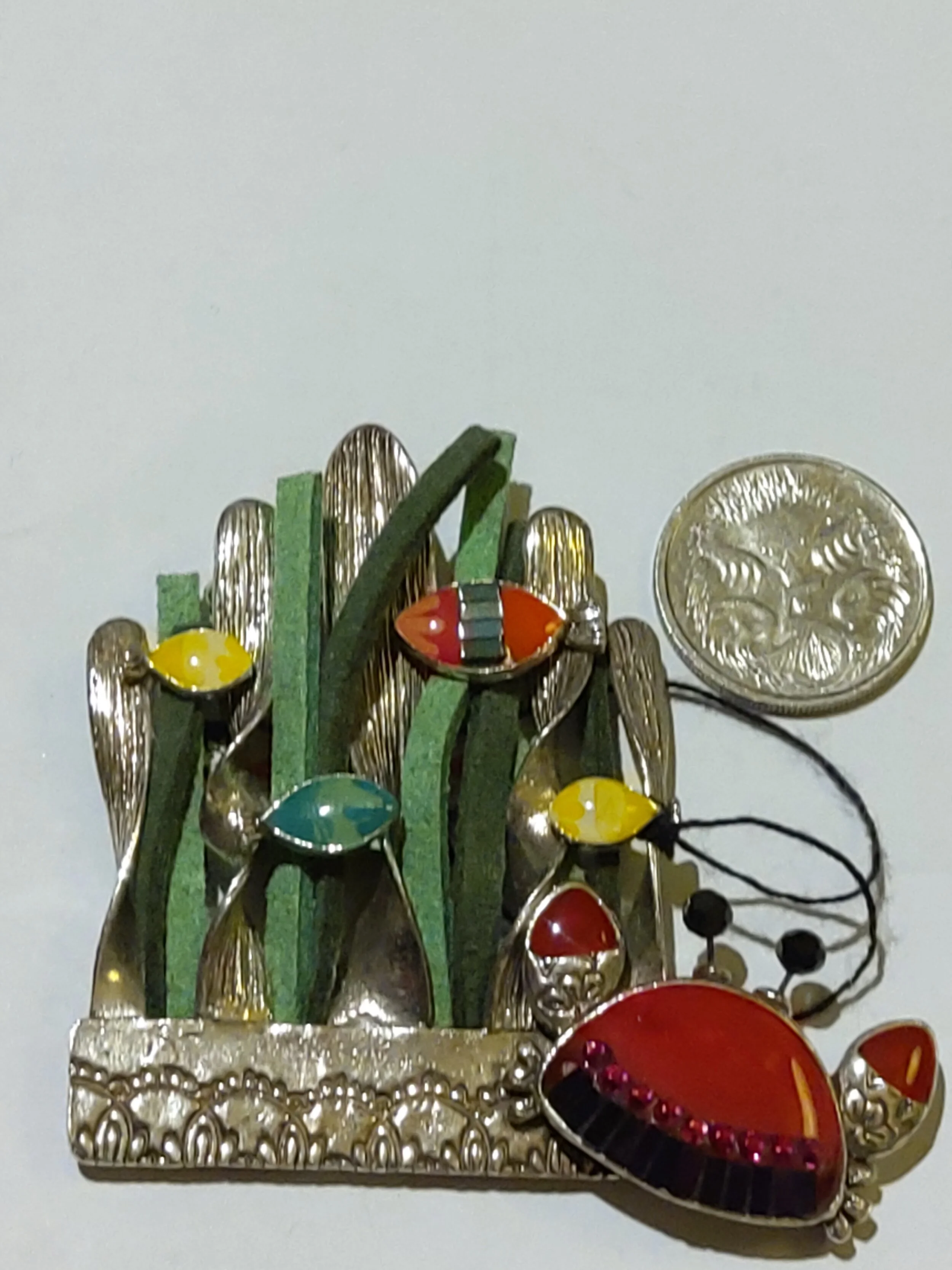 Taratata under the sea brooch 