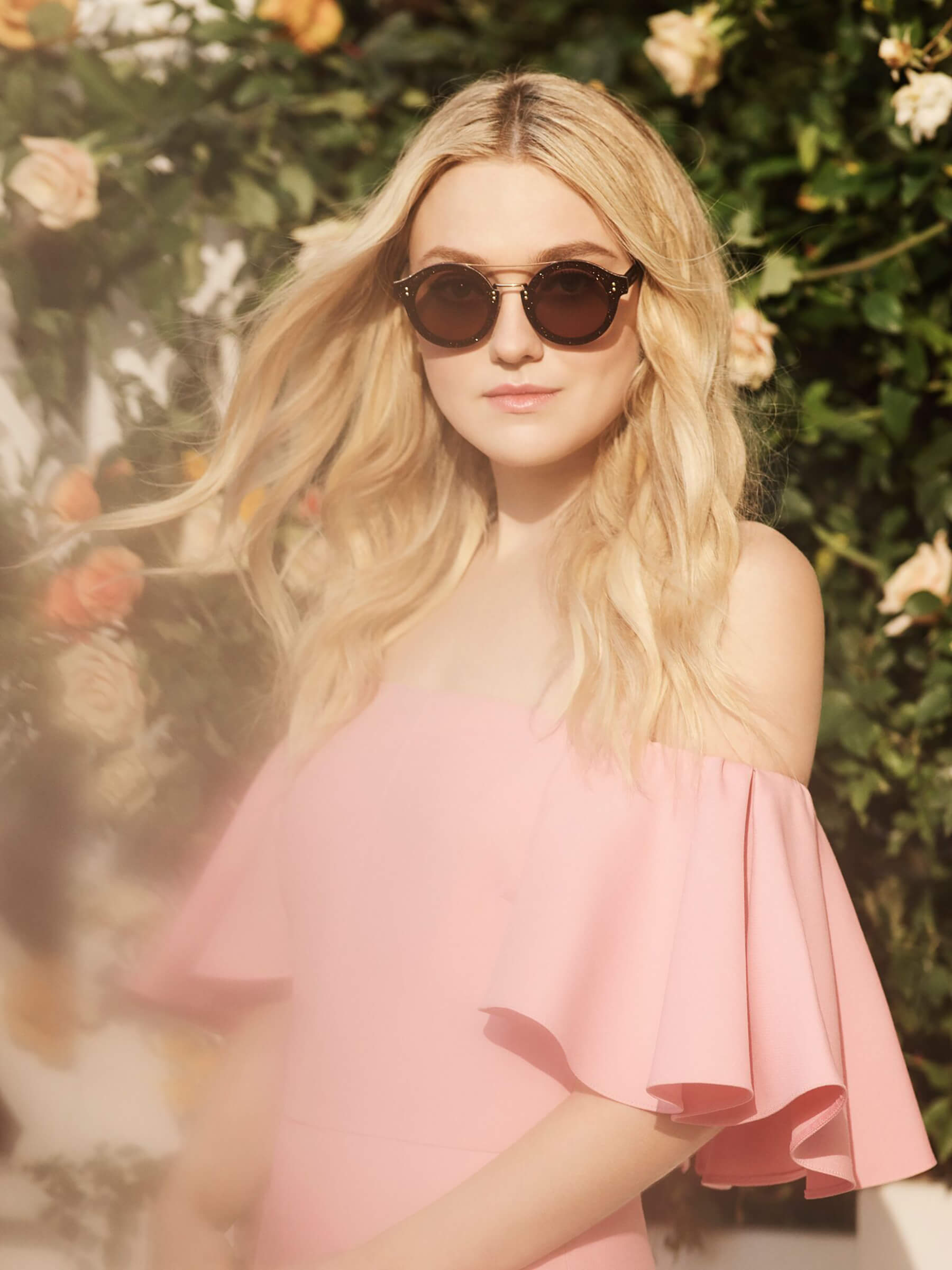 JIMMY CHOO SS17 STYLE DIARY DAKOTA FANNING WEARING MONTIE SUNGLASSES_preview.jpeg