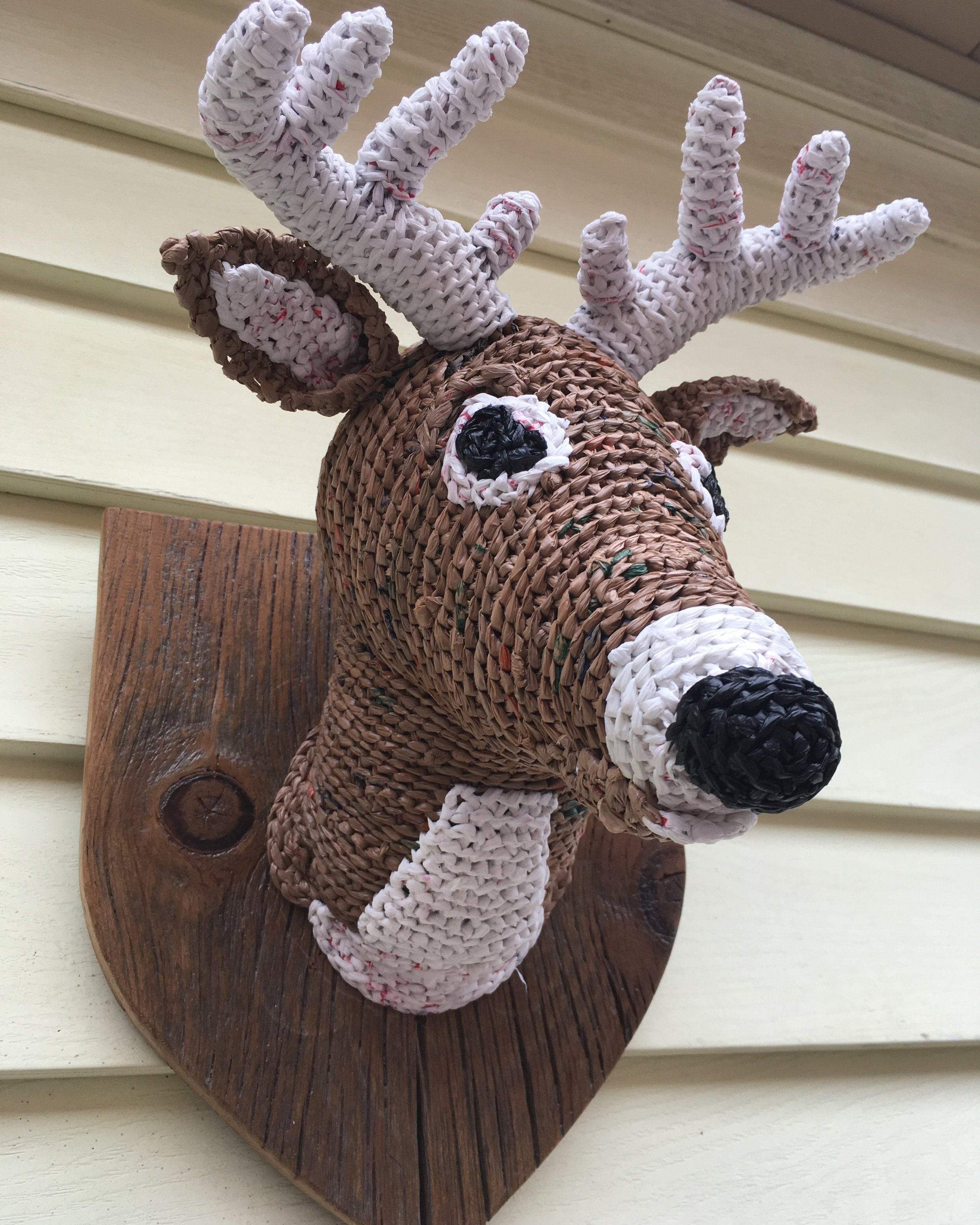 Plarn deer