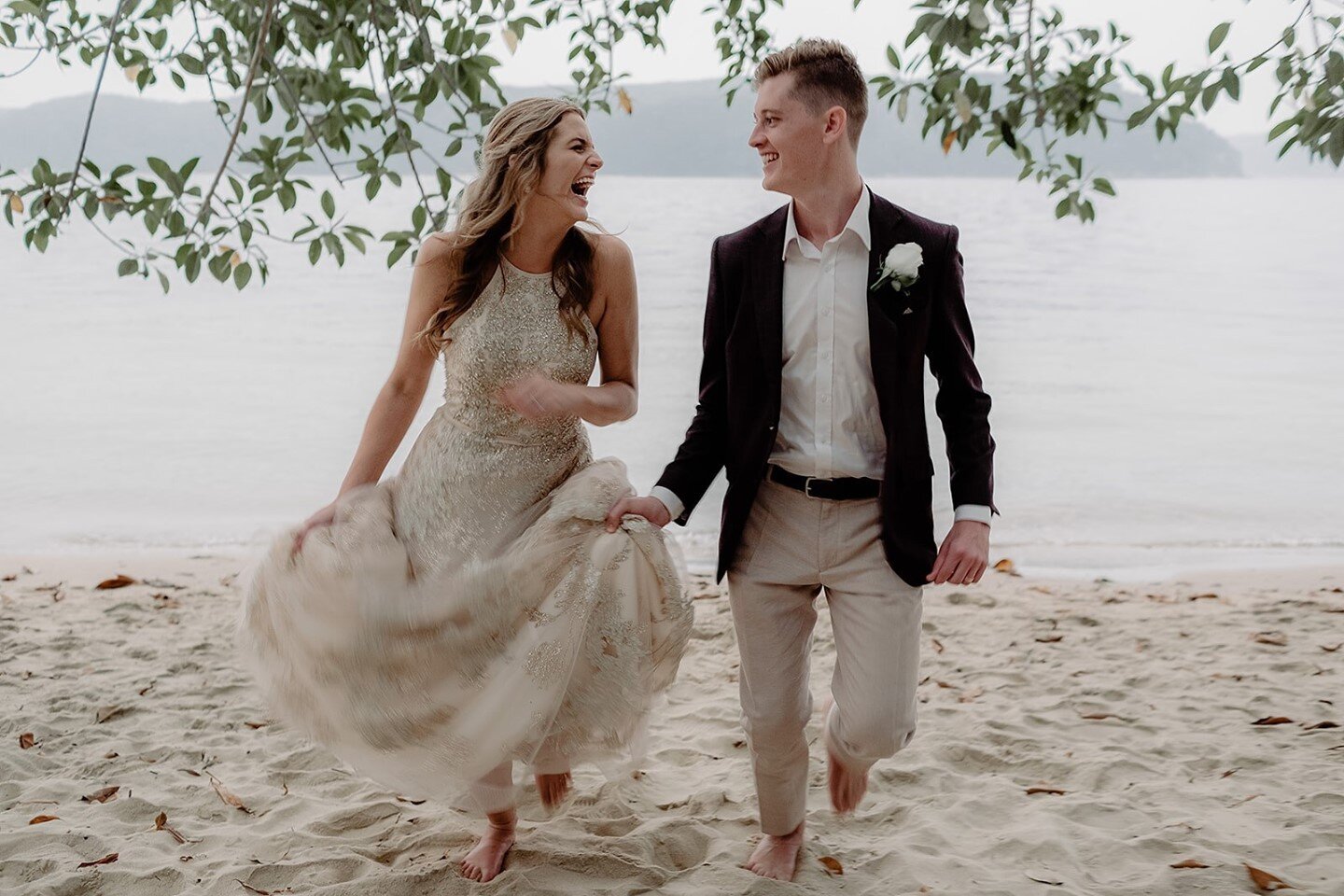 💗 PICTURE PERFECT BEAUTIFUL 💗

Get you a photographer magician who nails the shot! 

Hi @oliversmithphoto 👋🏼

Bride + Groom: Zoe and James
Location: Palm Beach Golf Course
Photographer: @oliversmithphoto

*
*
*
*
*
#weddingcelebrant 
#weddingphot