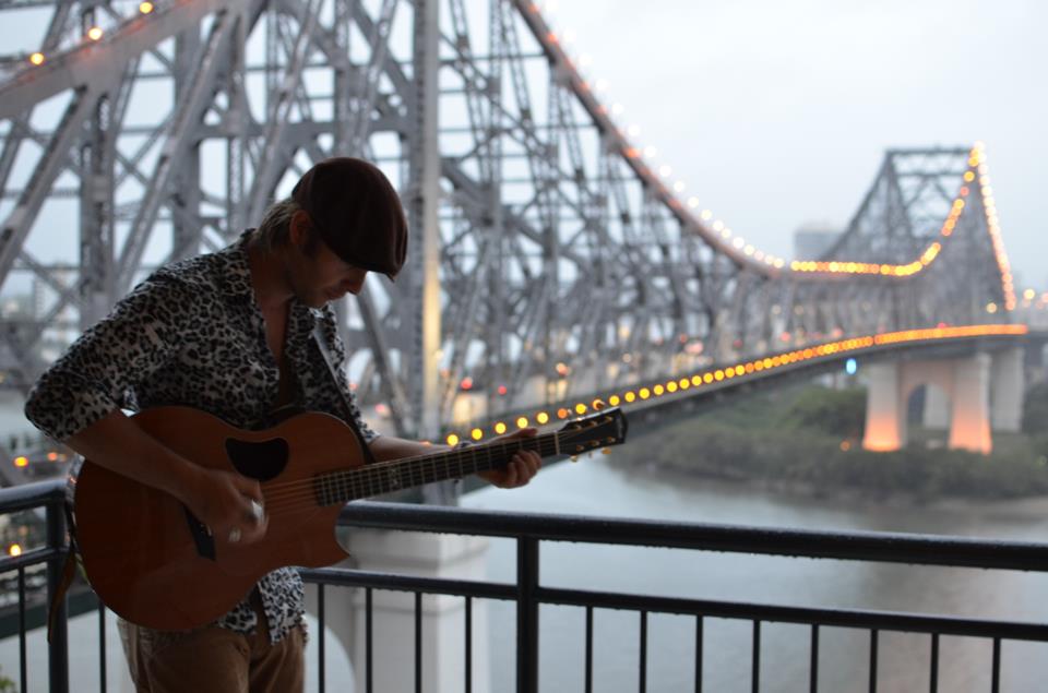 Busking-Round-Australia-keith-harkin-Fan-Pop-dot-com.jpg