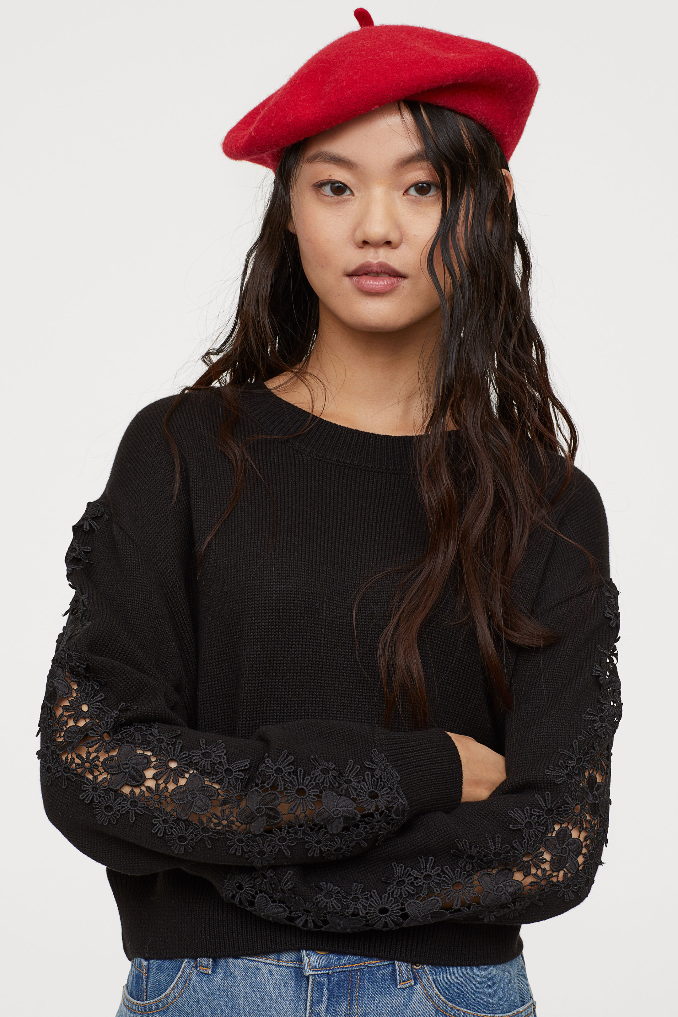  Heavy knit sweater with open lace trimming at sleeve 