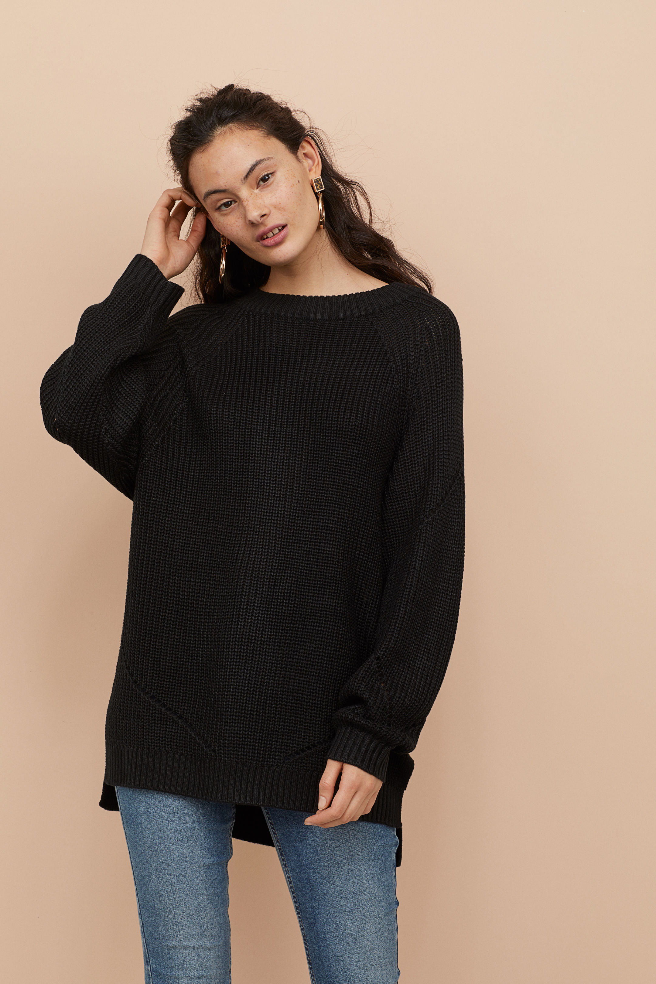  Heavy knit sweater with oversized fit and pointelle details at front hem and sleeve 