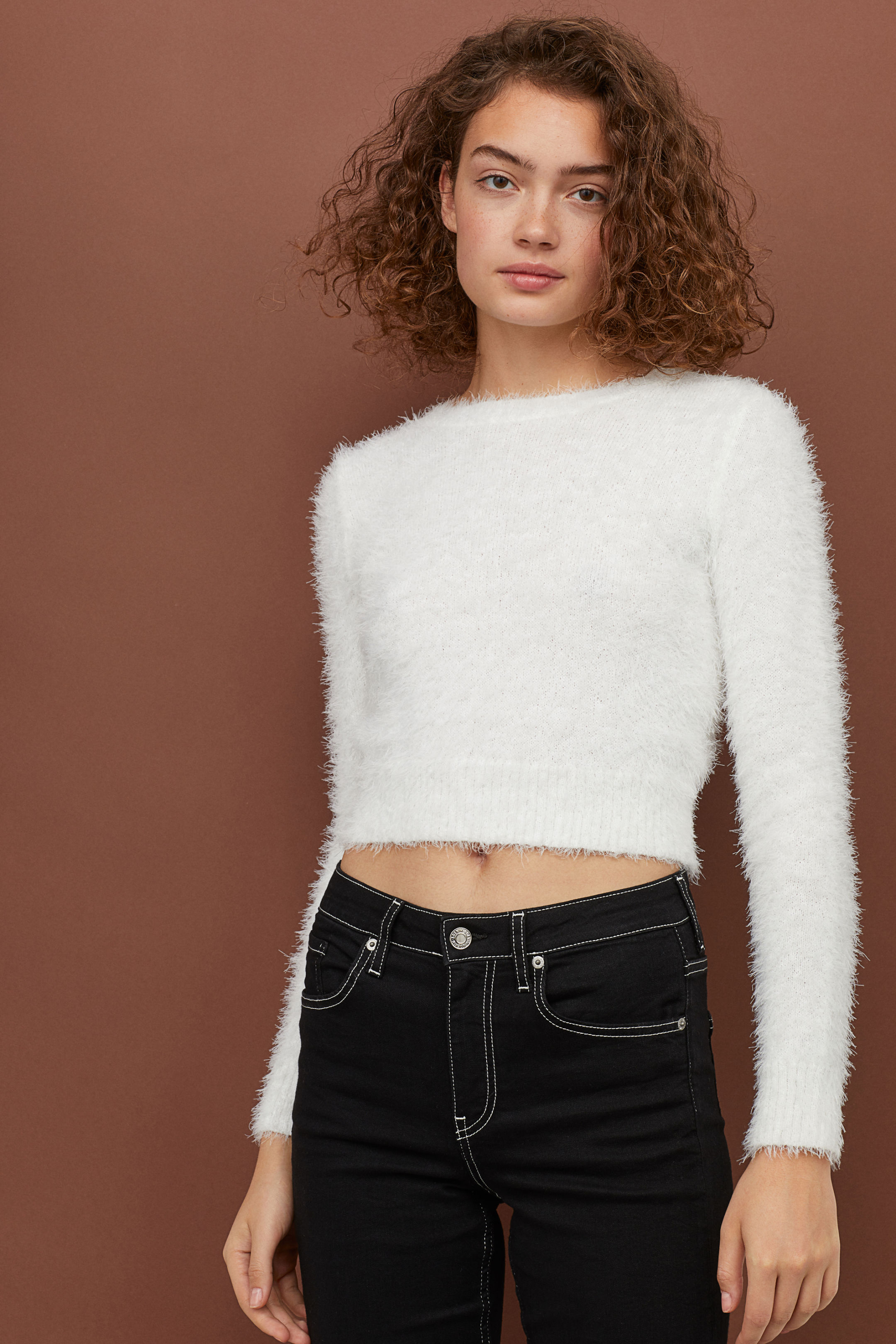  Cropped, tight heavy knit sweater in hairy yarn 