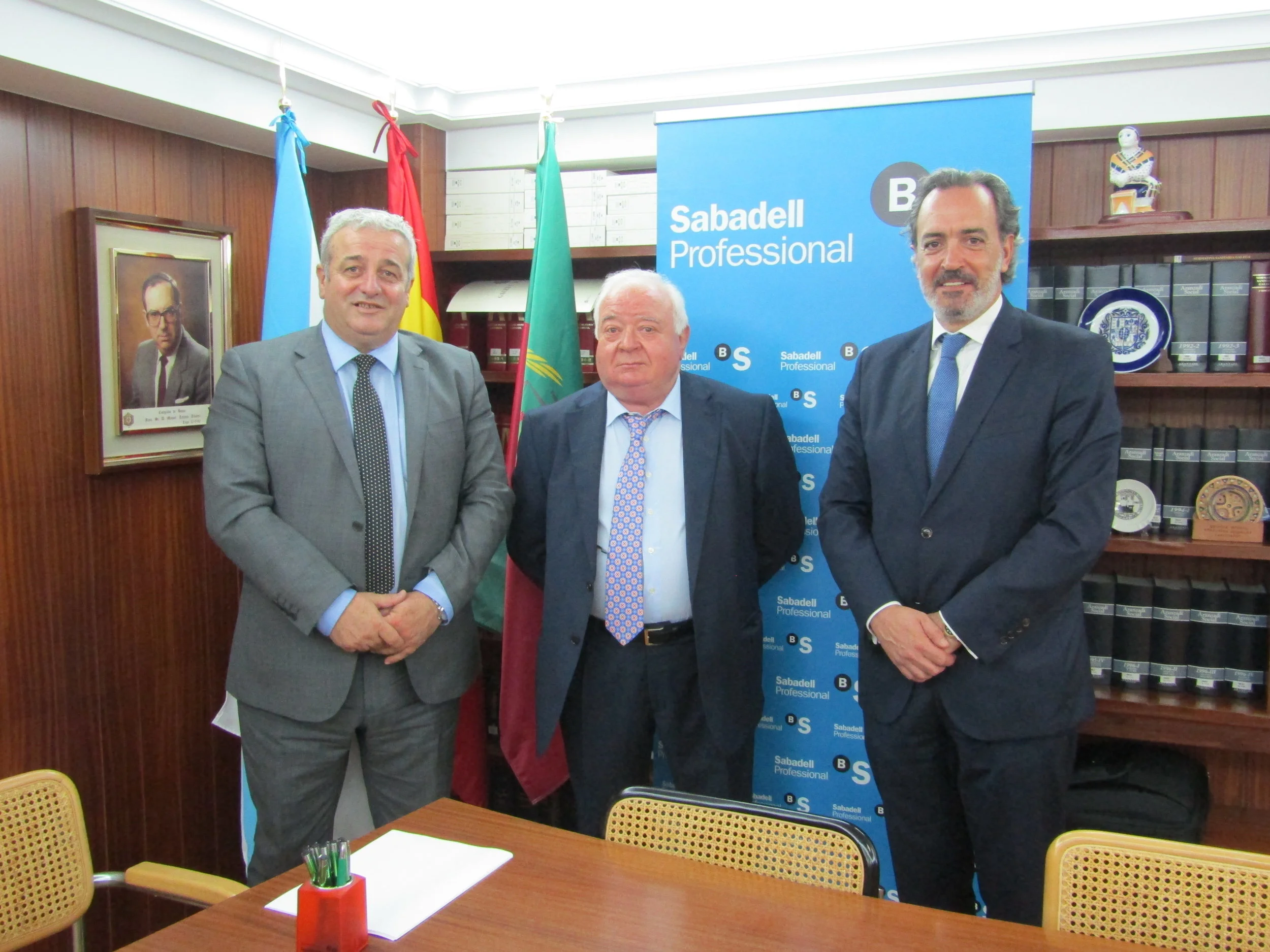 Firma dun convenio de colaboración coa entidad SabadellGallego