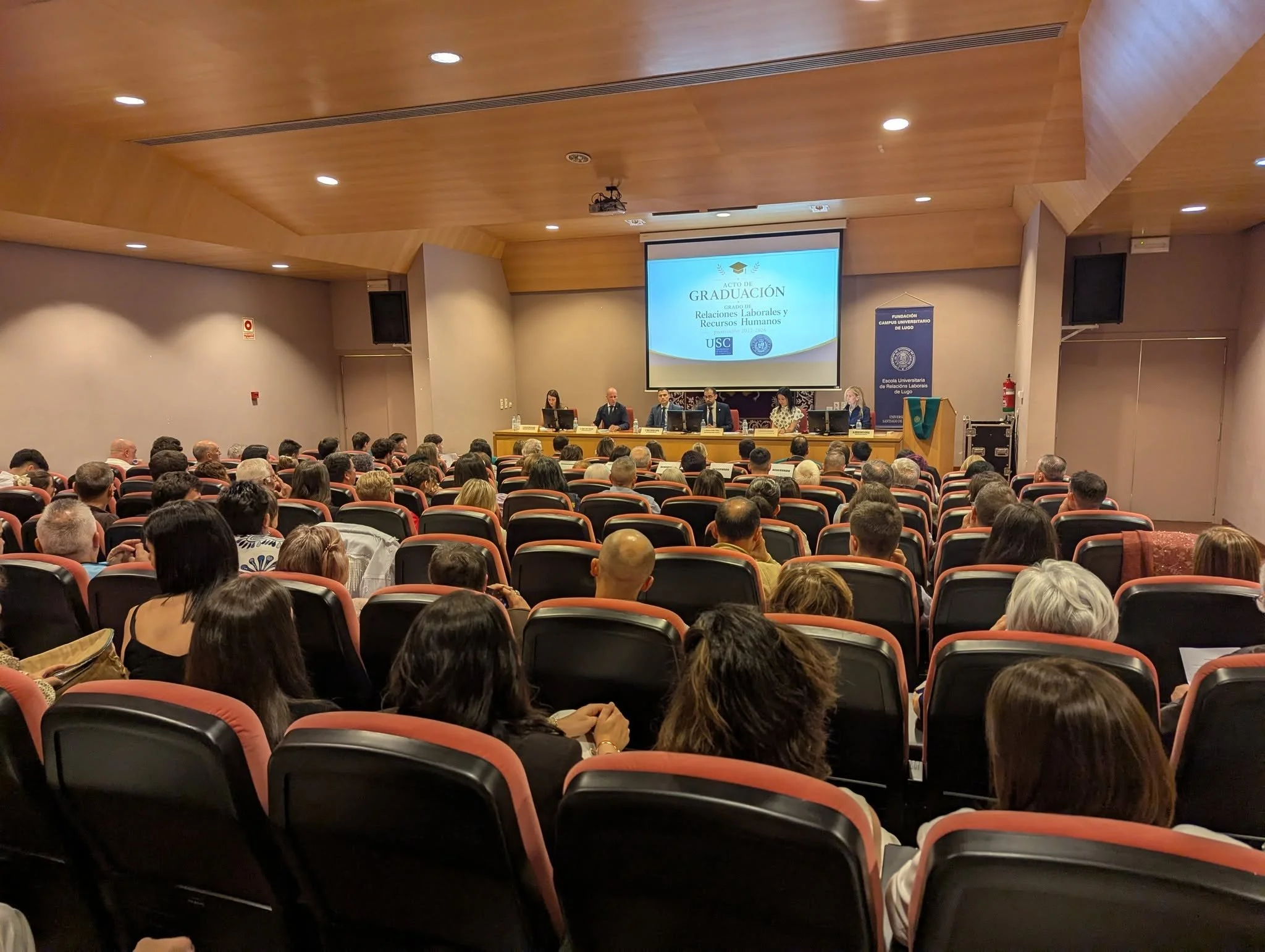 O COLEXIO DE GRADUADOS SOCIAIS DE LUGO PARTICIPA NO ACTO DE GRADUACIÓN DA XVI PROMOCIÓN DE RELACIÓNS LABORAIS E RECURSOS HUMANOS