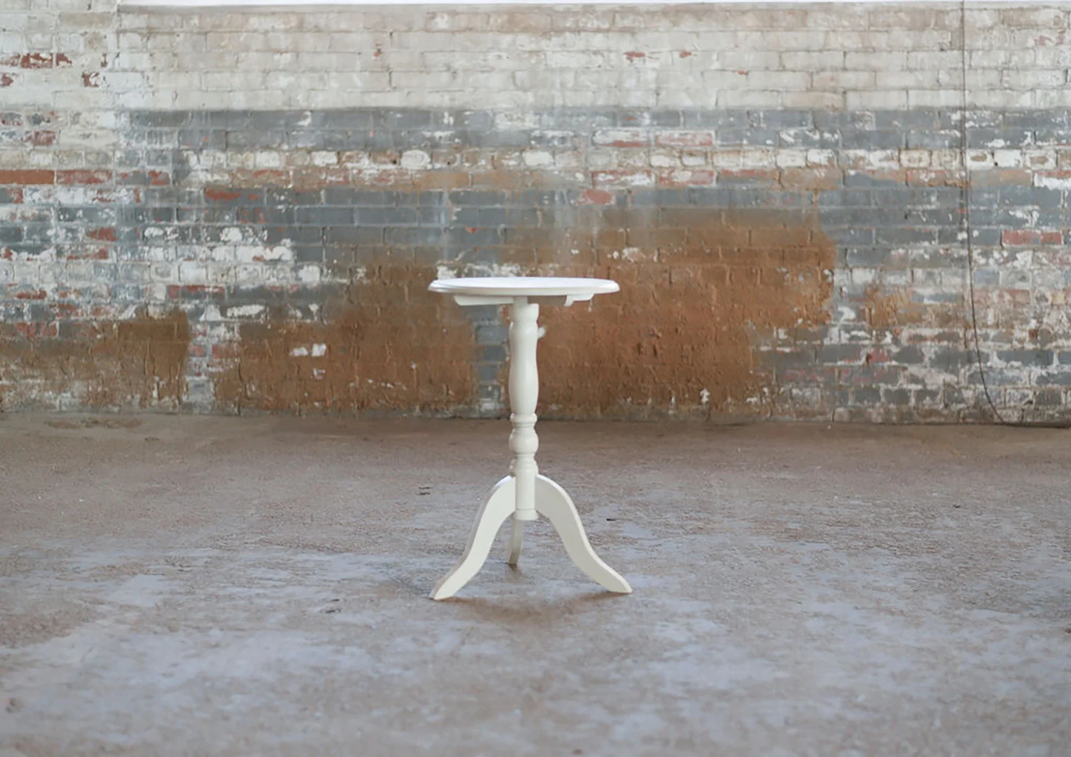 Avondale Side Table Single in ivory