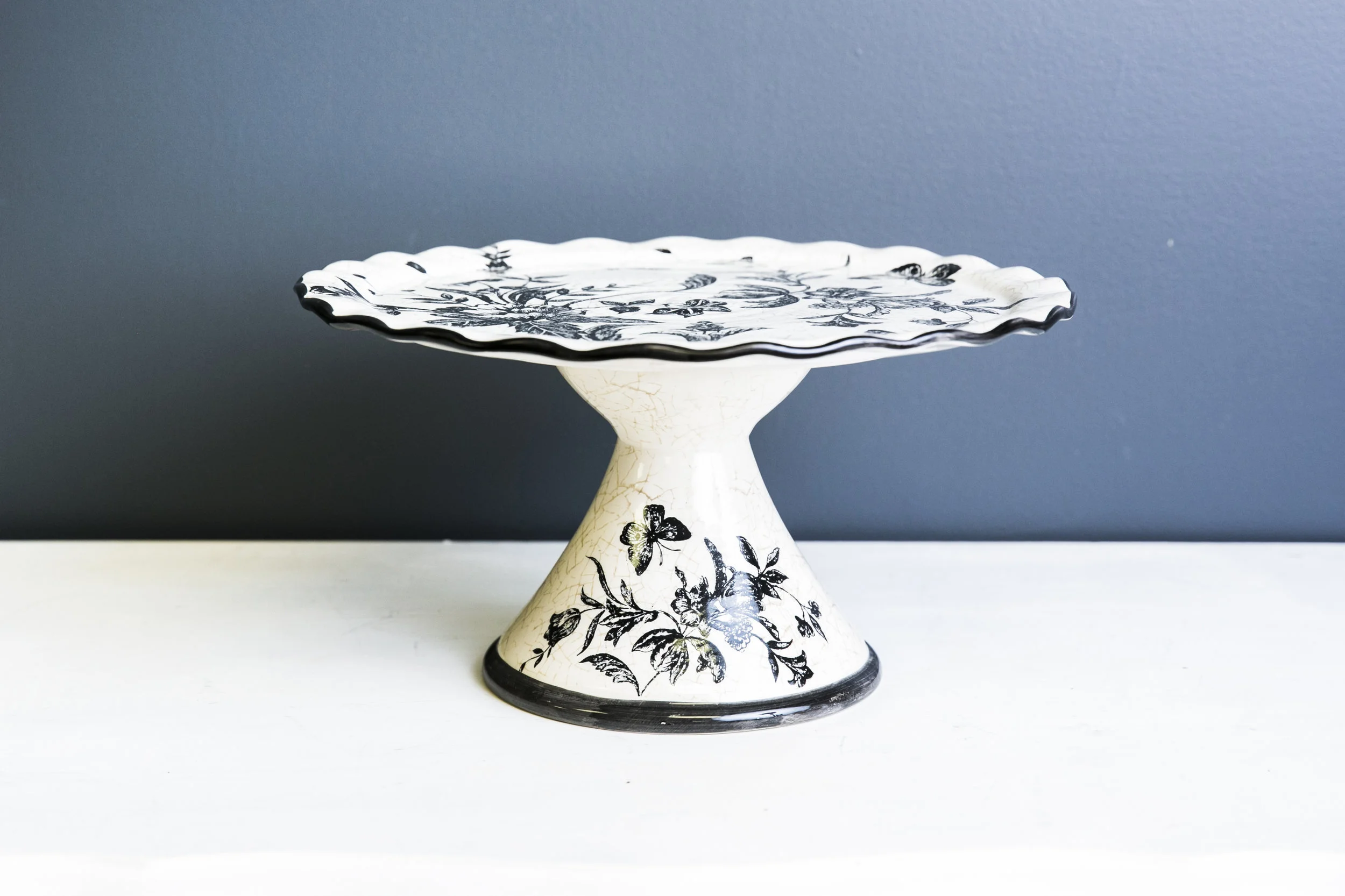 Rory Cake Plate Stand - White Black Design