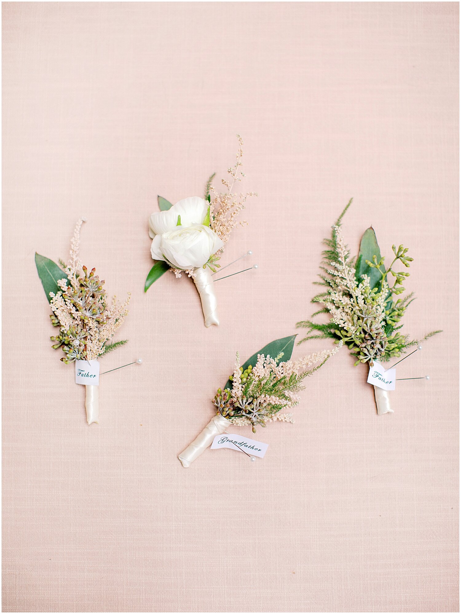  wedding boutonnieres for the men 
