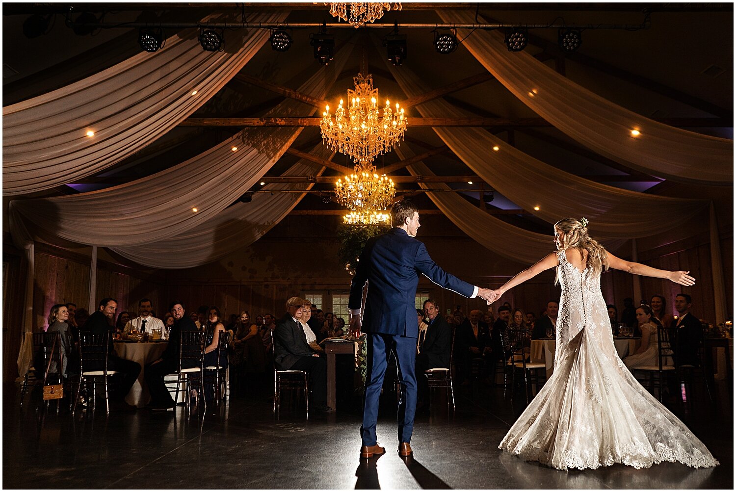  bride and groom’s first dance in Jacksonville 