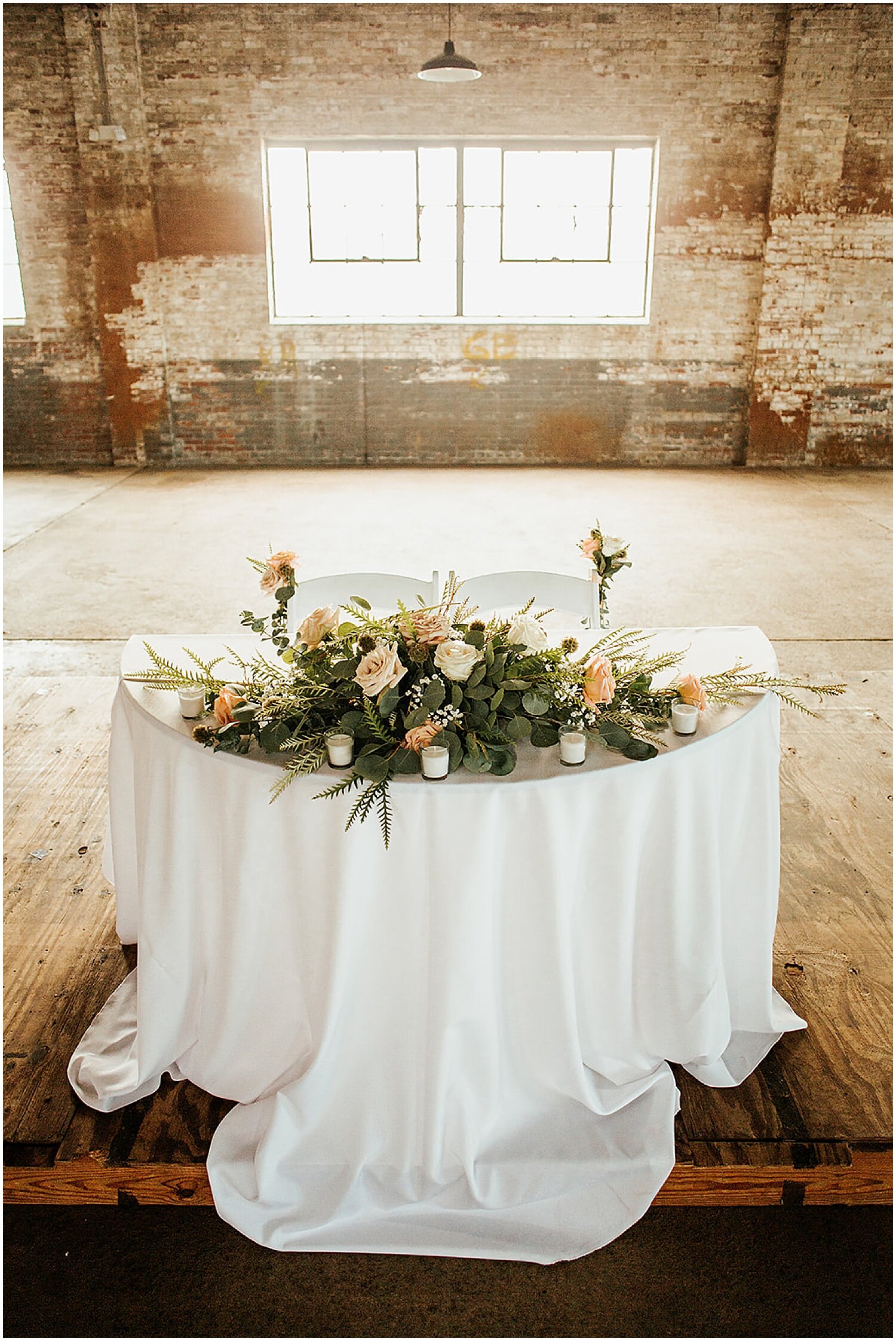  bride and groom’s sweetheart table 