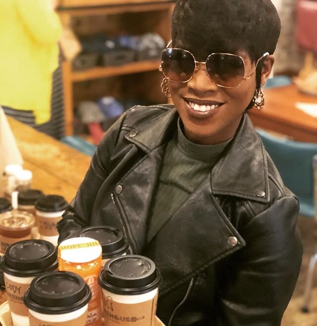 When you spot a glamorous Fairhopian @warehousebakeryanddonuts with a bottle of your &ldquo;Hope juice&rdquo; snuggled in a four pack of @fairhoperoasting coffee you ask permission for a photo!

Spreading the Healing h and Hope today with our menu: ?