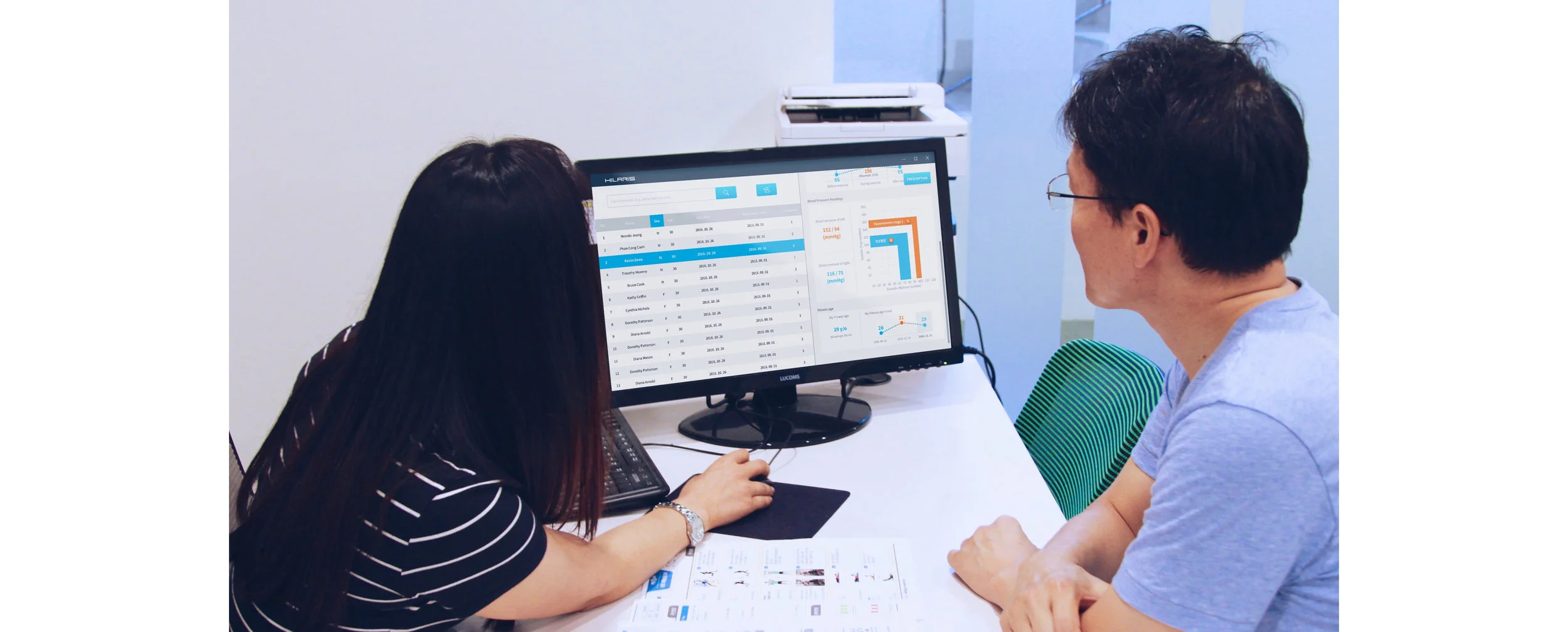  At the end of the service journey, a wellness consultant can utilise a dedicated web app to determine the assessment result and explain to the user efficiently through visuals. 