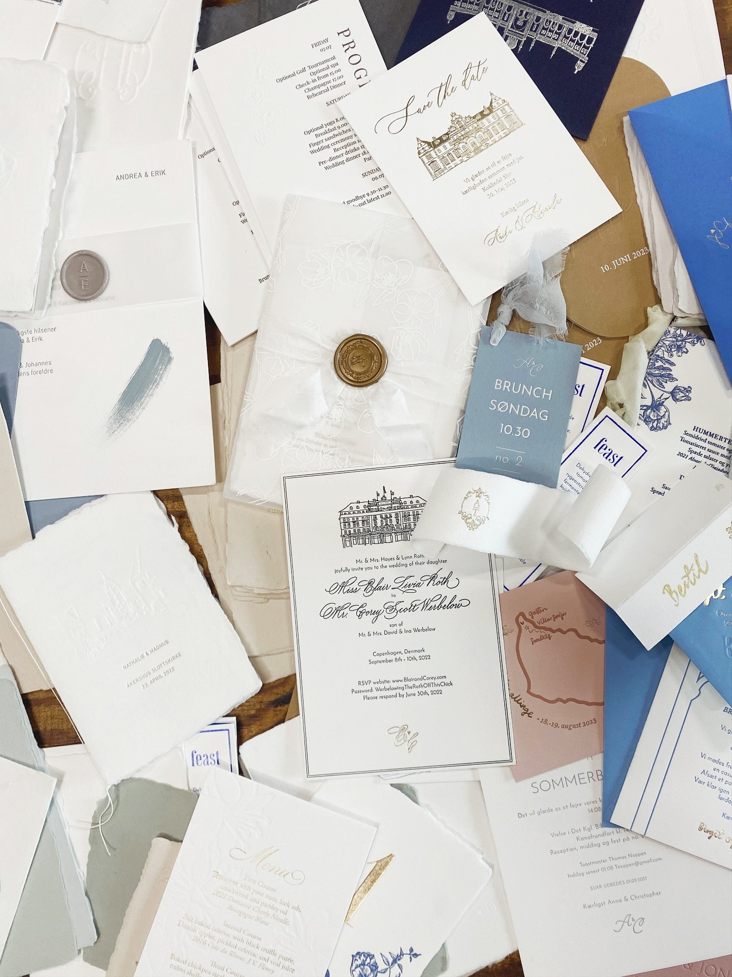 🤍Nogle gange skal man bare v&aelig;re der, for at f&aring; den fulde oplevelse. 

Derfor kommer Papirlykke ogs&aring; p&aring; bes&oslash;g hjemme hos jer (i K&oslash;benhavn og omegn) som skal giftes eller fejres p&aring; anden vis. Her tager Mia a