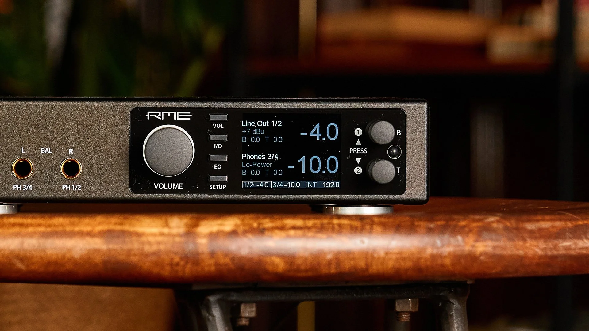 RME_ADI-2-EX-Display.jpg