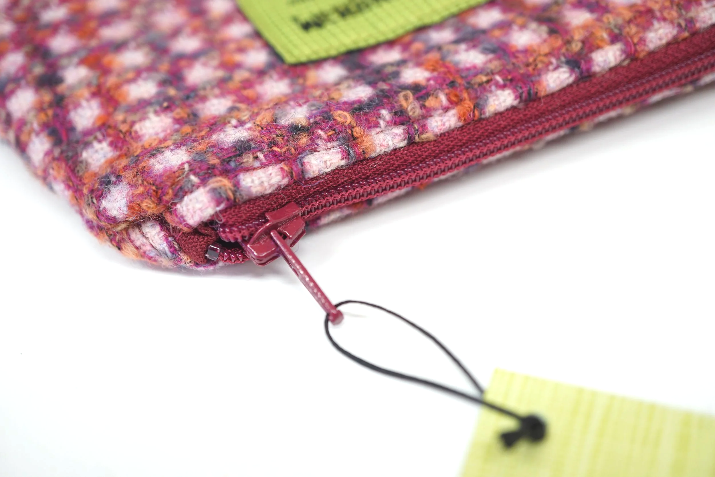 Showing detail of Pink Hinnigan Tweed Lavender Zipped Storage Purse – Handmade