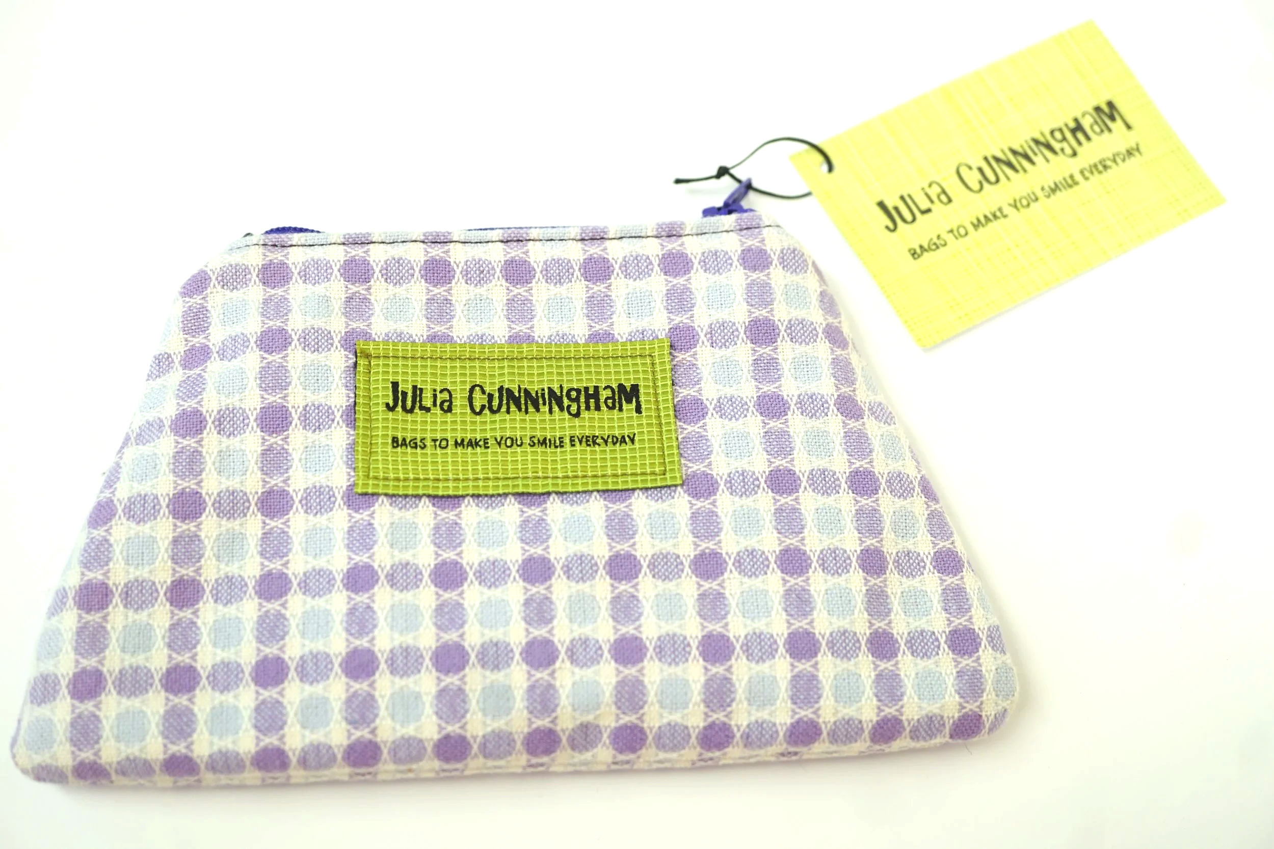 Handmade in Scotland, this purple woven tweed purse is filled with lavender and finished with a zip. Light, scented and perfect for storage or gifting.