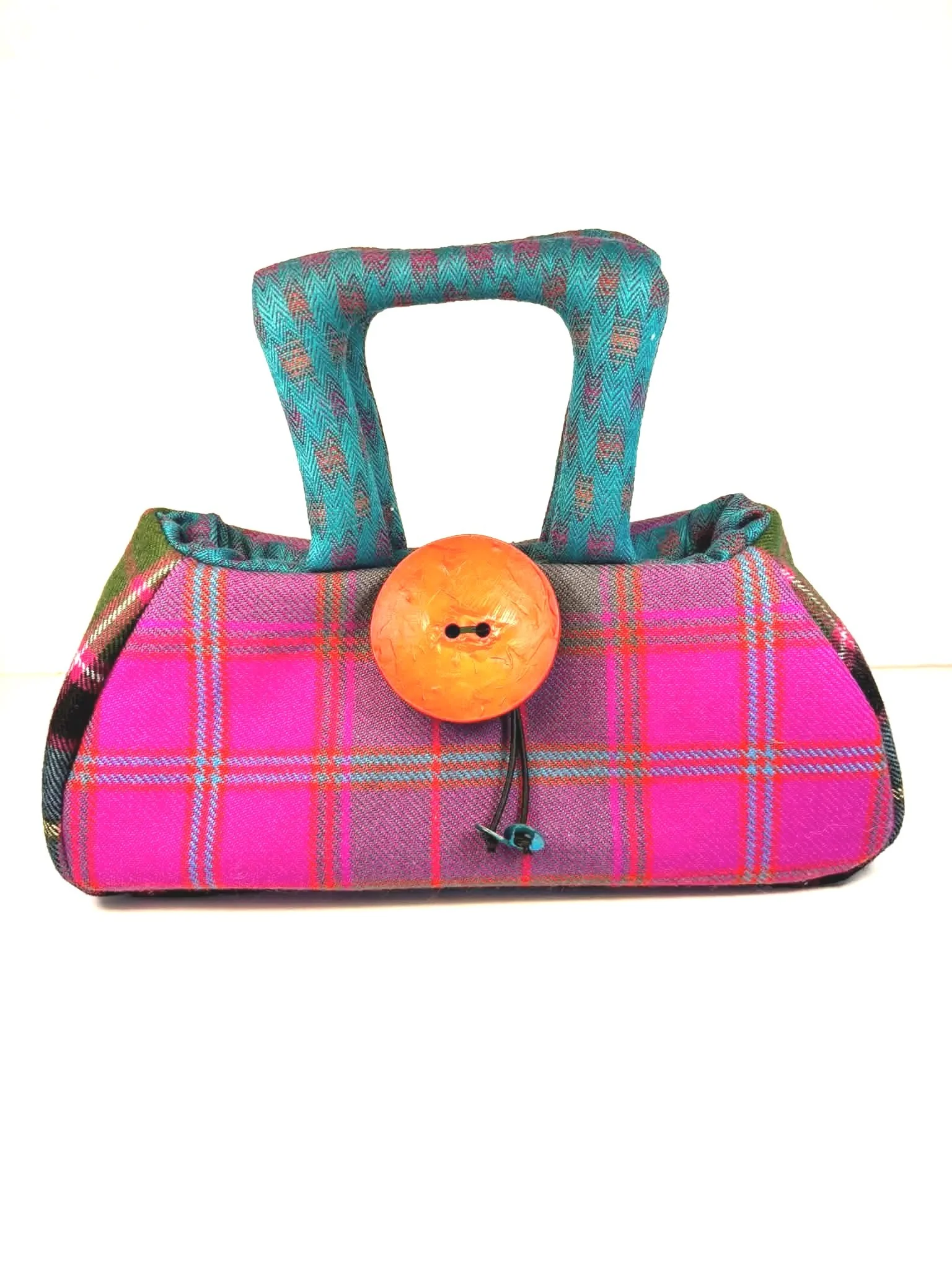 front+view+of+wee+Fantoosh+Tartan+handbag.jpg
