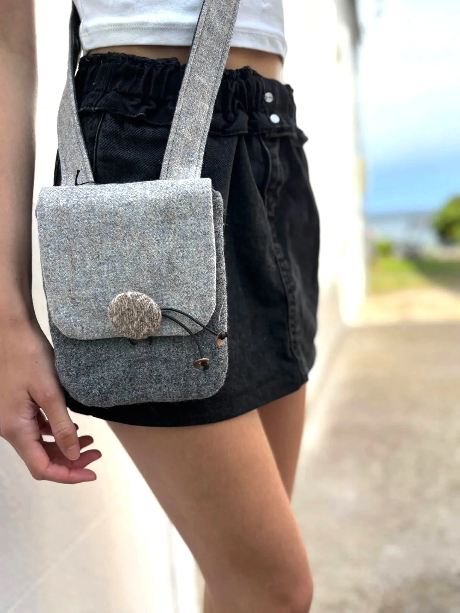 Julia+Cunningham+cross+body+phone+bag.jpg