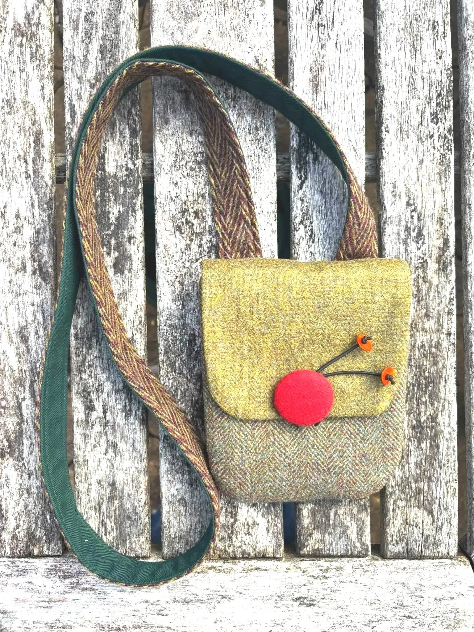 Tweed%2Bhandmade%2Bphone%2Bpouch%2Bby%2BJulia%2BCunningham.jpg