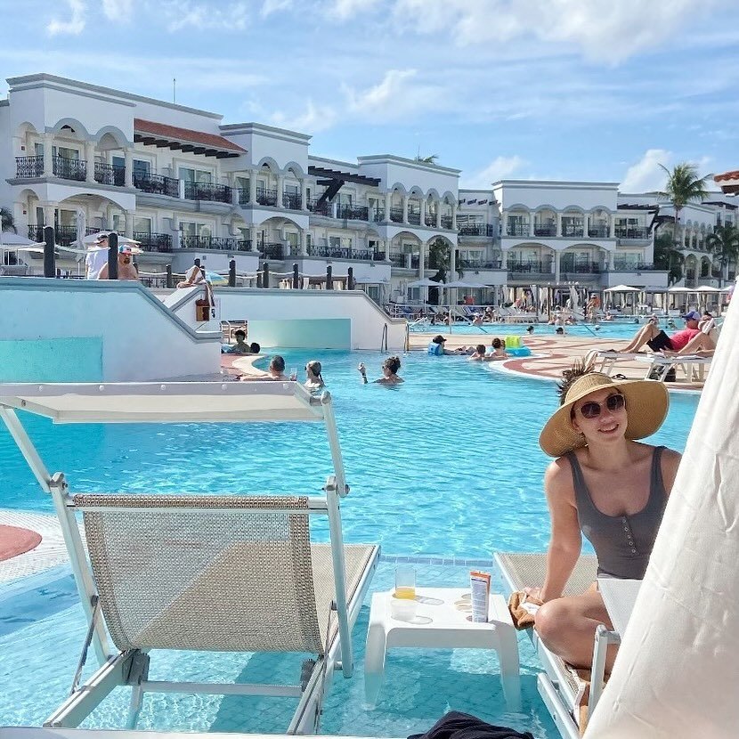 I escaped the cold with dear friends and confirmed by belief that Wisconsin is not meant to be inhabited during the month of January. Now, back to reality (and 15&rdquo; of snow)! ☀️/❄️ #vacation #friendship #snowbird #mexico