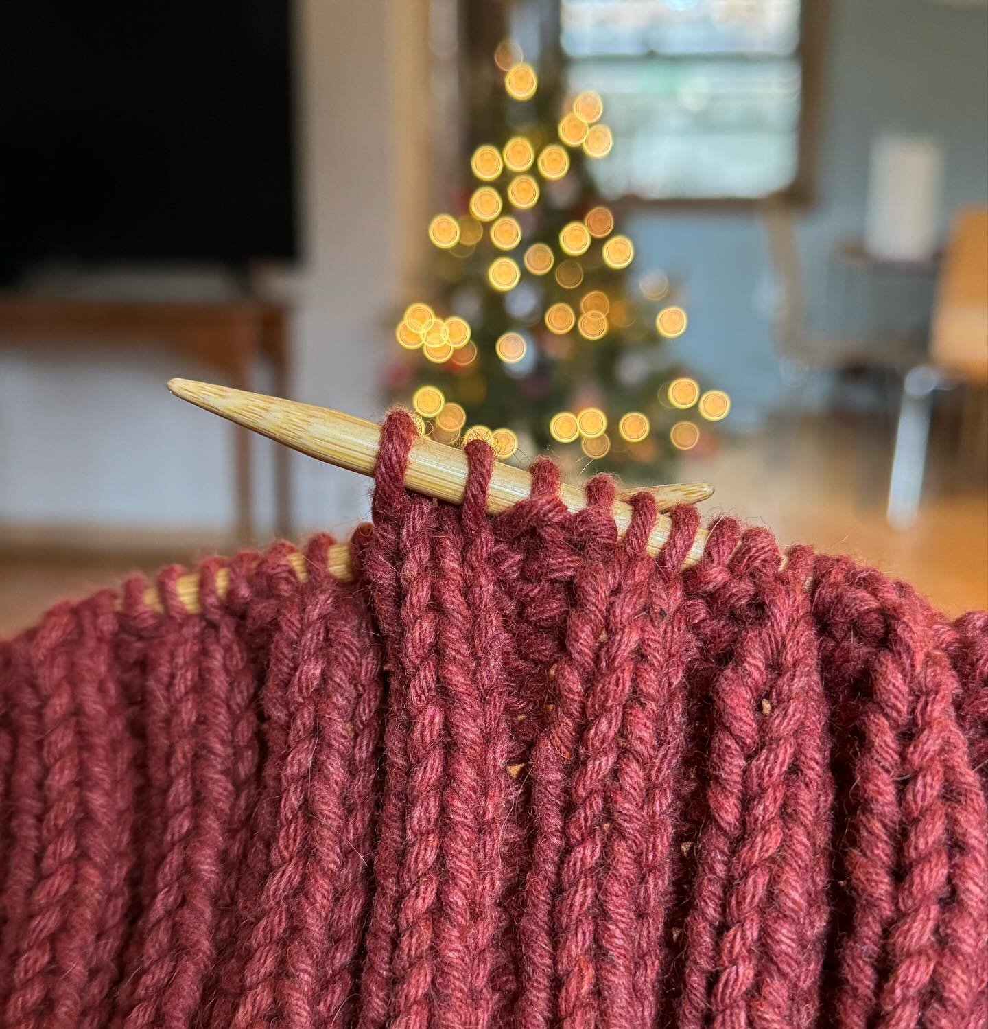 Tree time #merry #cozy #hygge #knitting #handmadeholiday #pottery #makersgonnamake #treetime