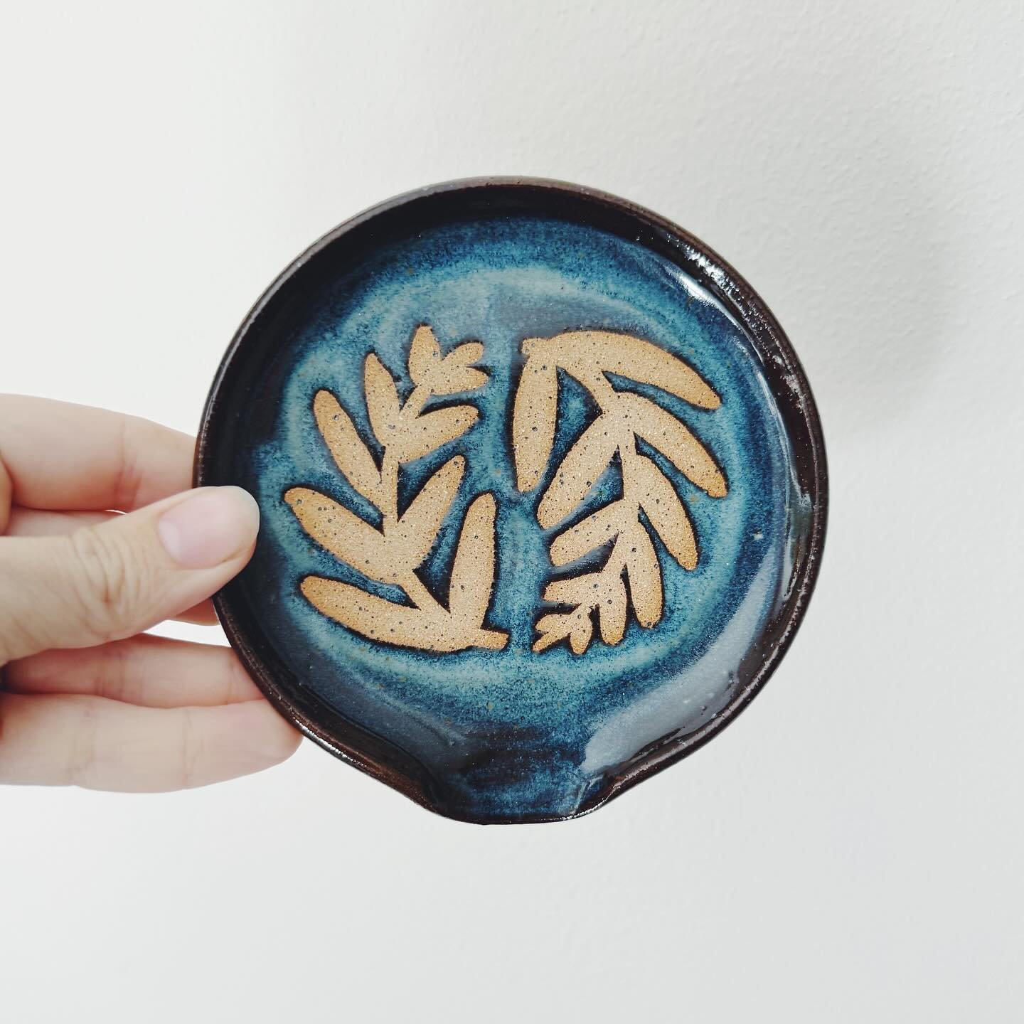 My new blue glaze is looking especially luscious here 👌🏼