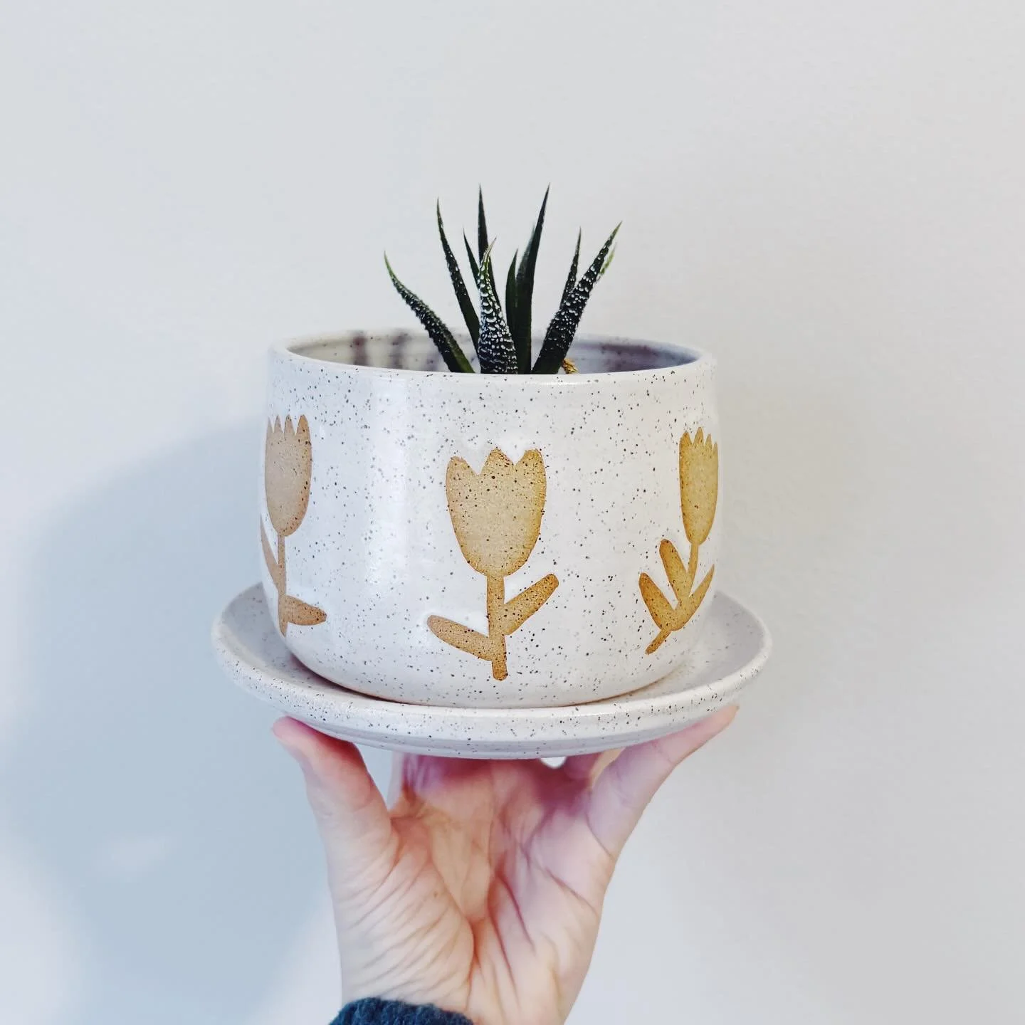 Black Friday Idea: Maybe it would be super cool if today you went and bought a bunch of stuff from artists and local shops and craftspeople and then gave those meaningful, ethically made gifts to the loved ones on your gift list! 🤔💡