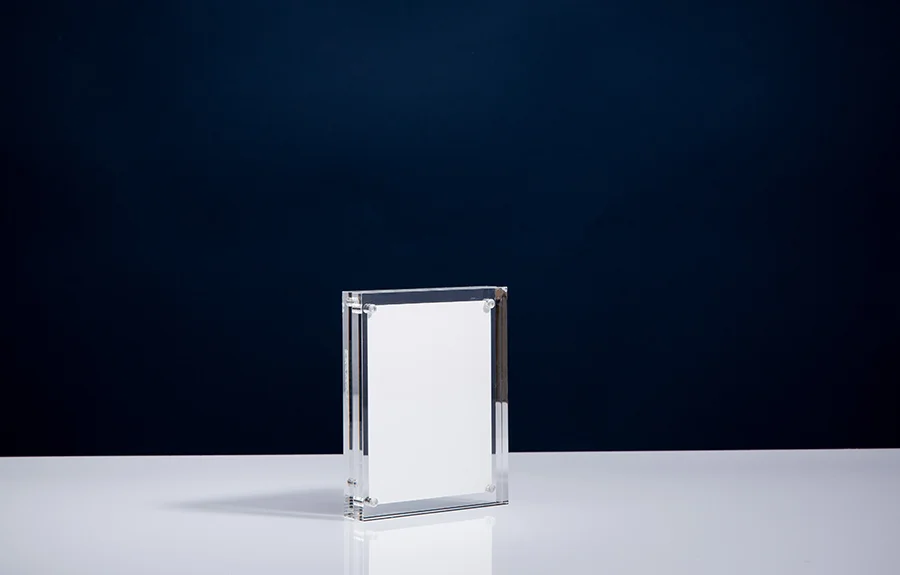 Clicker 1 | 90 x 115 x 24 mm Afmeting tombstone: 95 x 120 x 24 mm Afmeting inlay: 75 x 100 mm Prijs per stuk € 27,50 | art. CL01