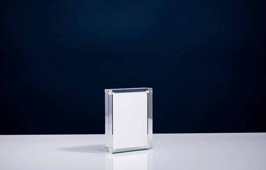Clicker 2 | 95 x 120 x 20 mm Afmeting tombstone: 95 x 120 x 20 mm Afmeting inlay: 80 x 105 mm Prijs per stuk € 27,50 | art. CL02