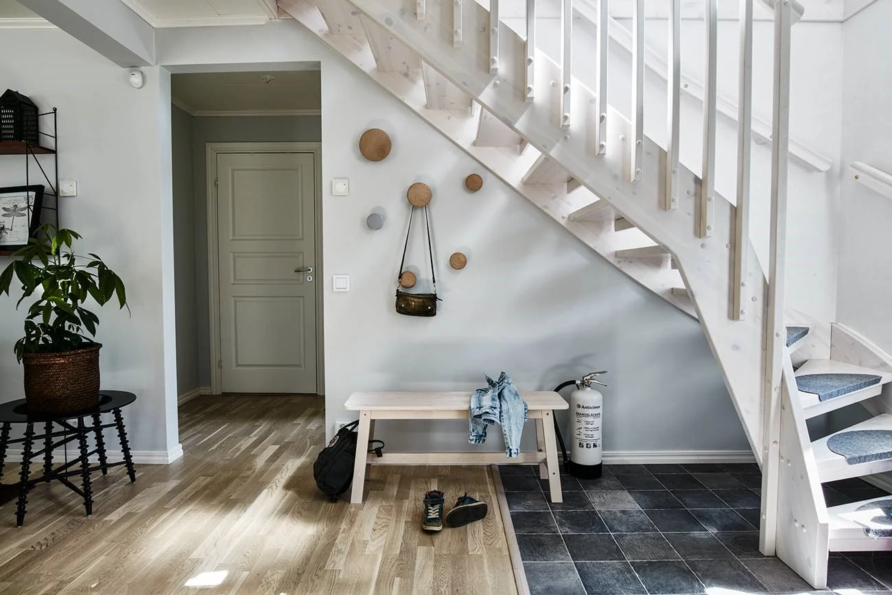 5202_Nygard_interior_hall_trappa.jpg
