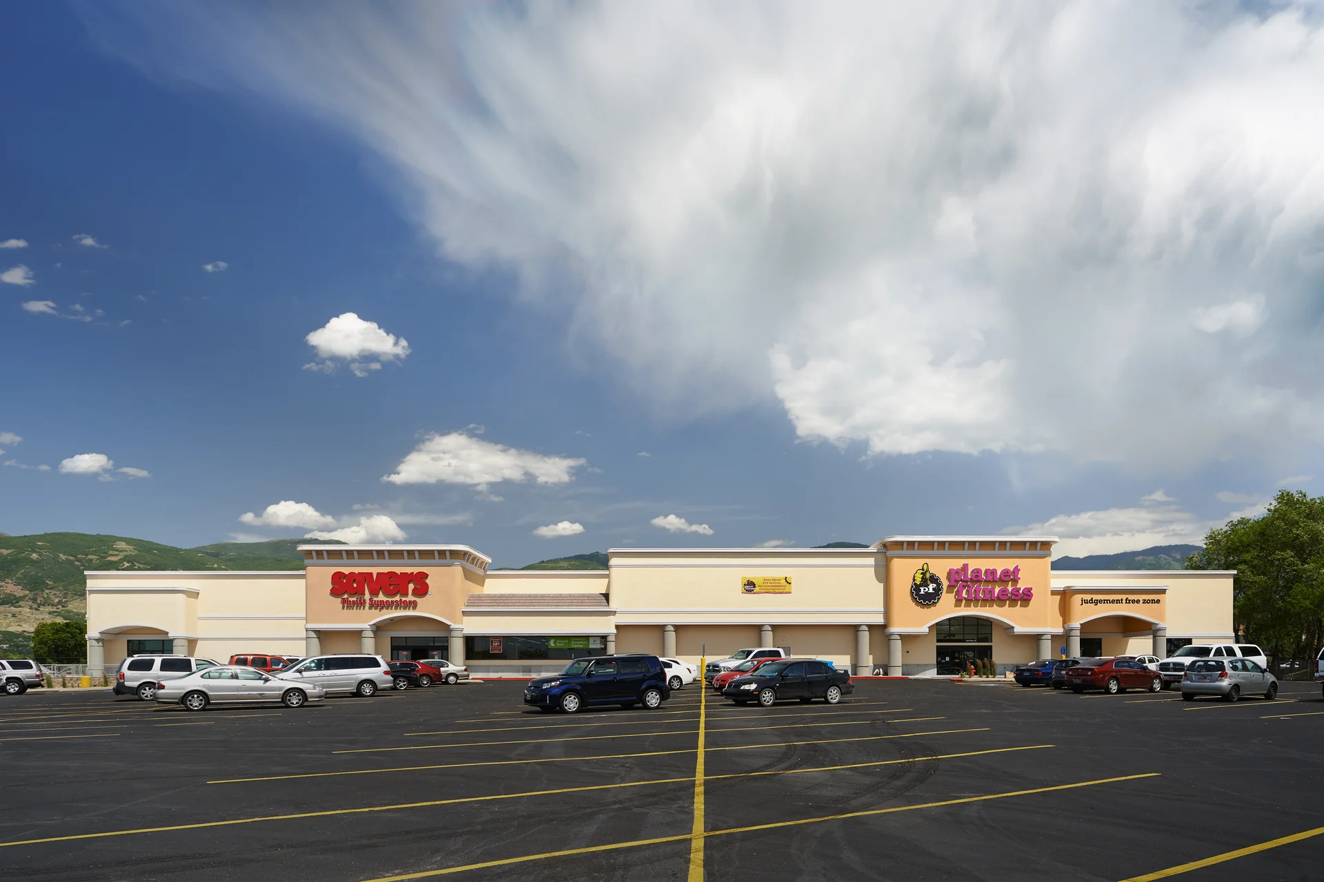 Planet Fitness - Bountiful, UT - Ext.-4.jpg