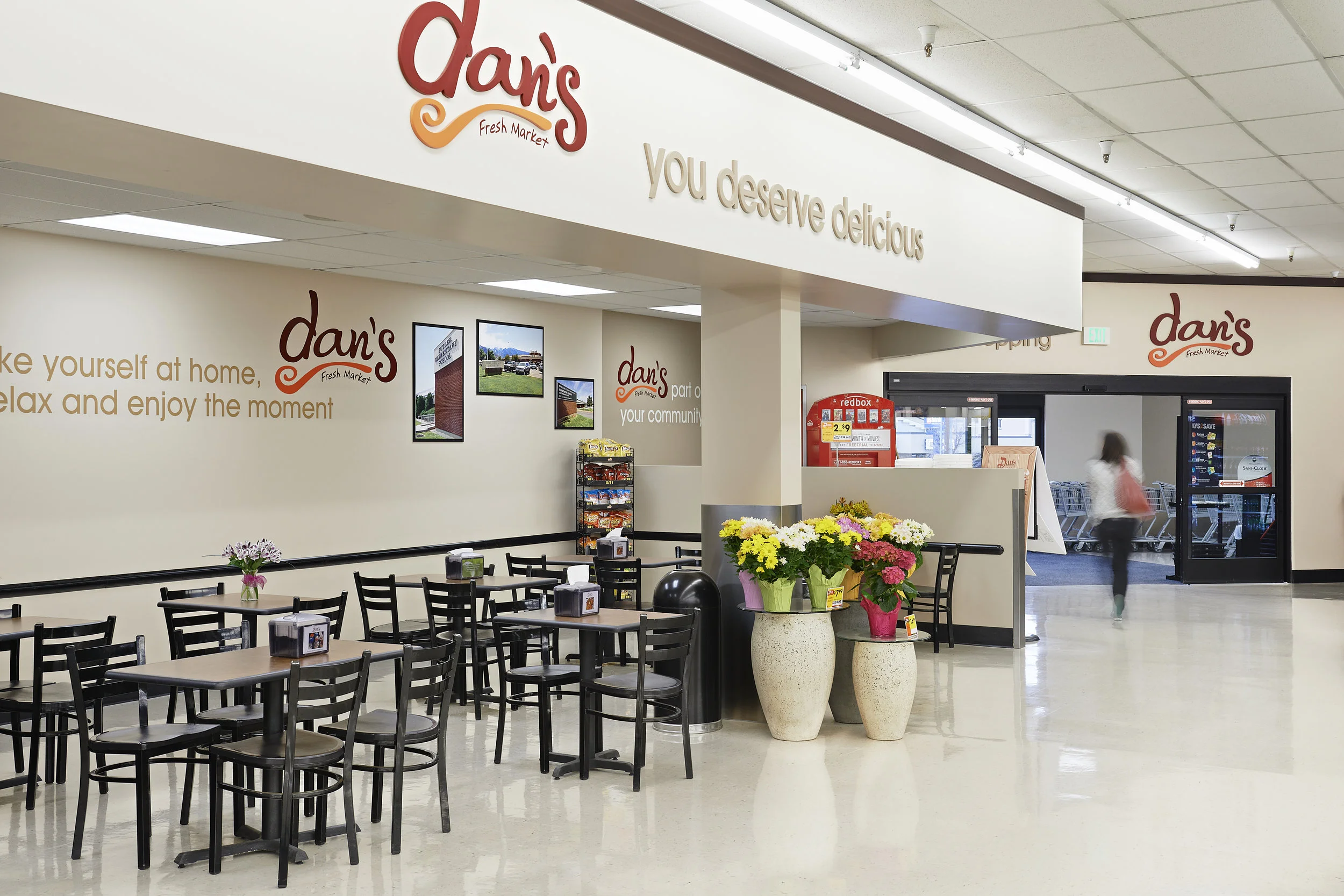 Dan's Fresh Market Int.-1.jpg