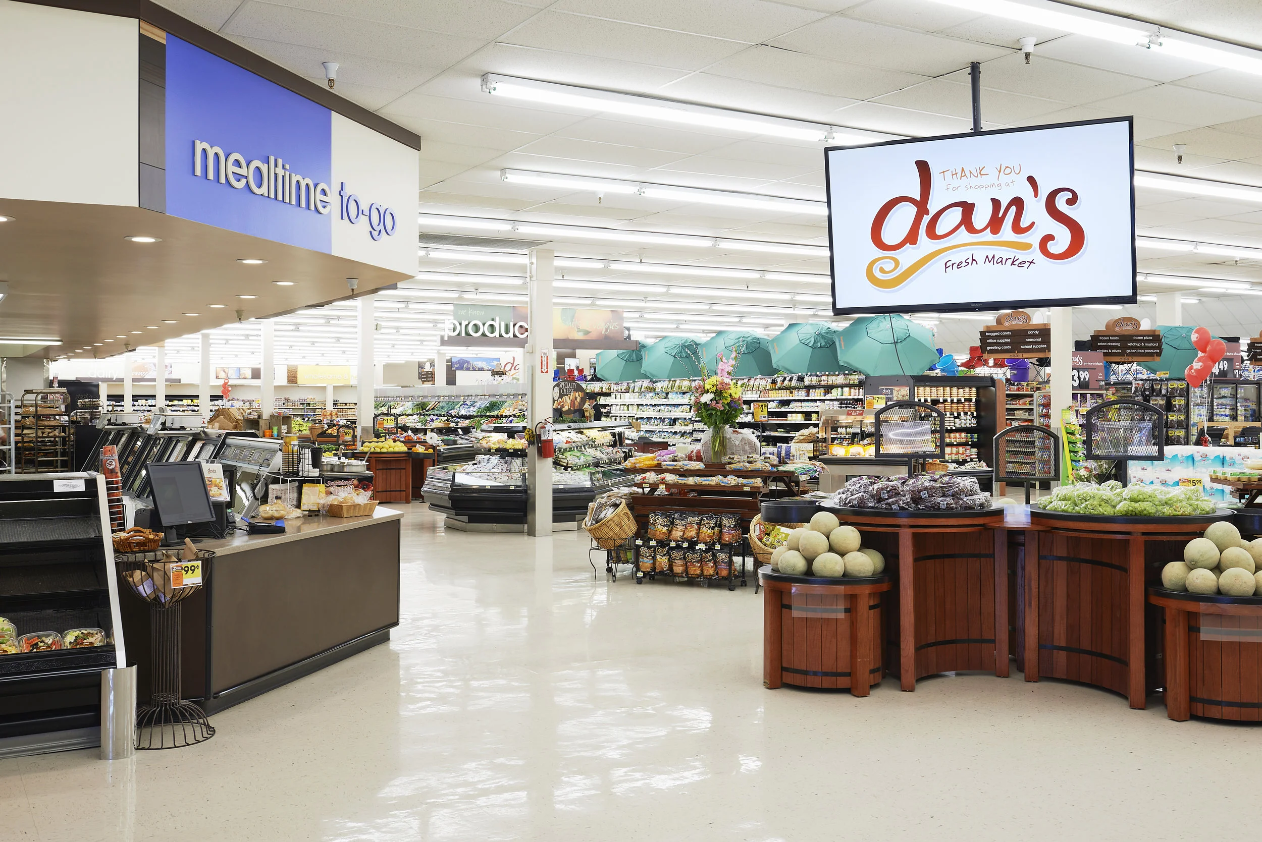 Dan's Fresh Market Int.-2.jpg