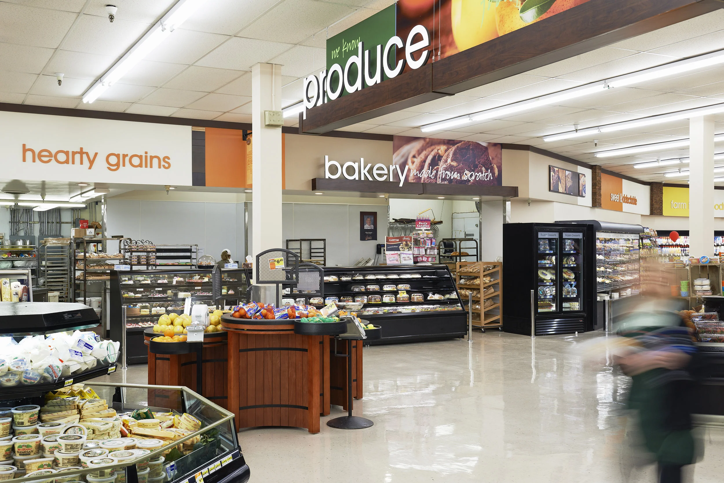 Dan's Fresh Market Int.-17.jpg