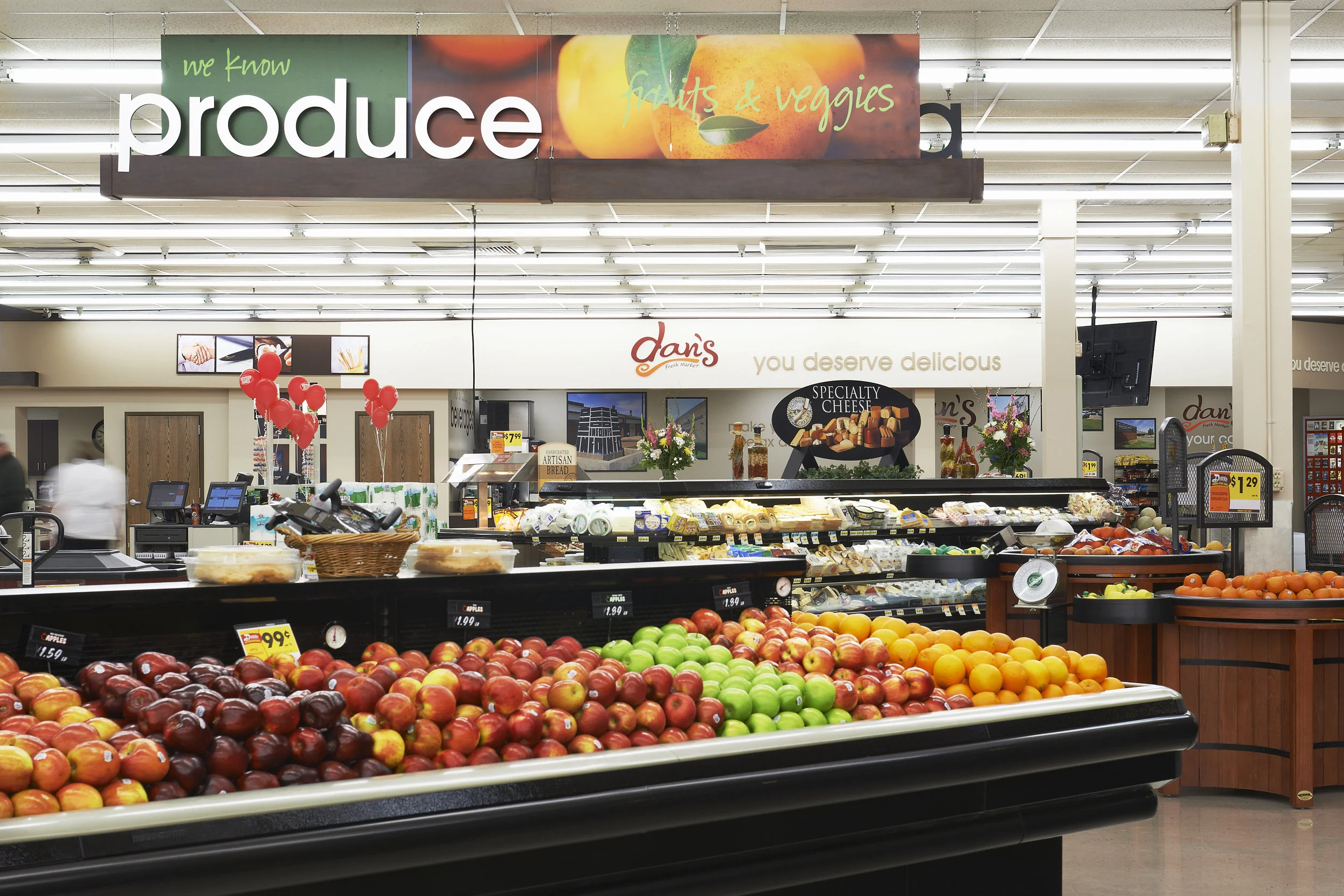 Dan's Fresh Market Int.-22.jpg