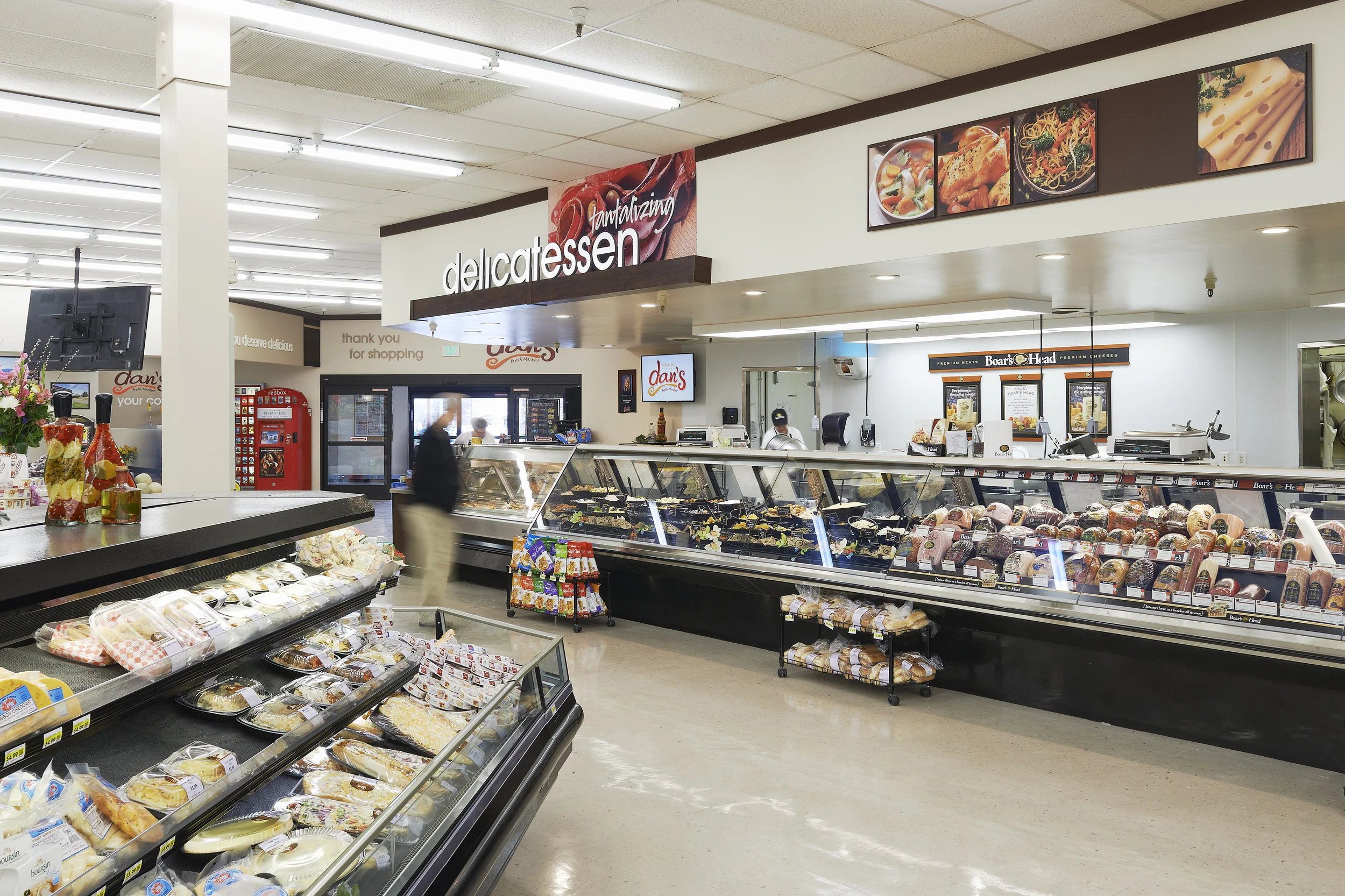 Dan's Fresh Market Int.-23.jpg